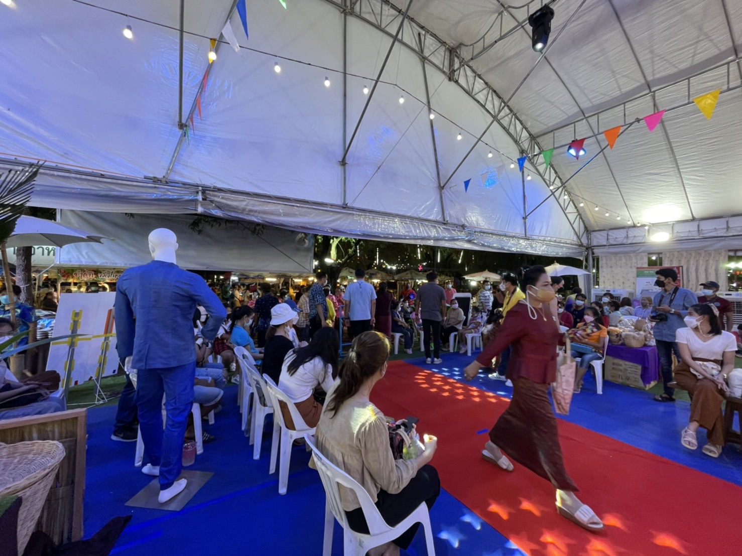 ฉะเชิงเทรา ส่งเสริมและรณรงค์การสวมใส่ผ้าไทย “ผ้าไทย ใส่ให้สนุก” ??