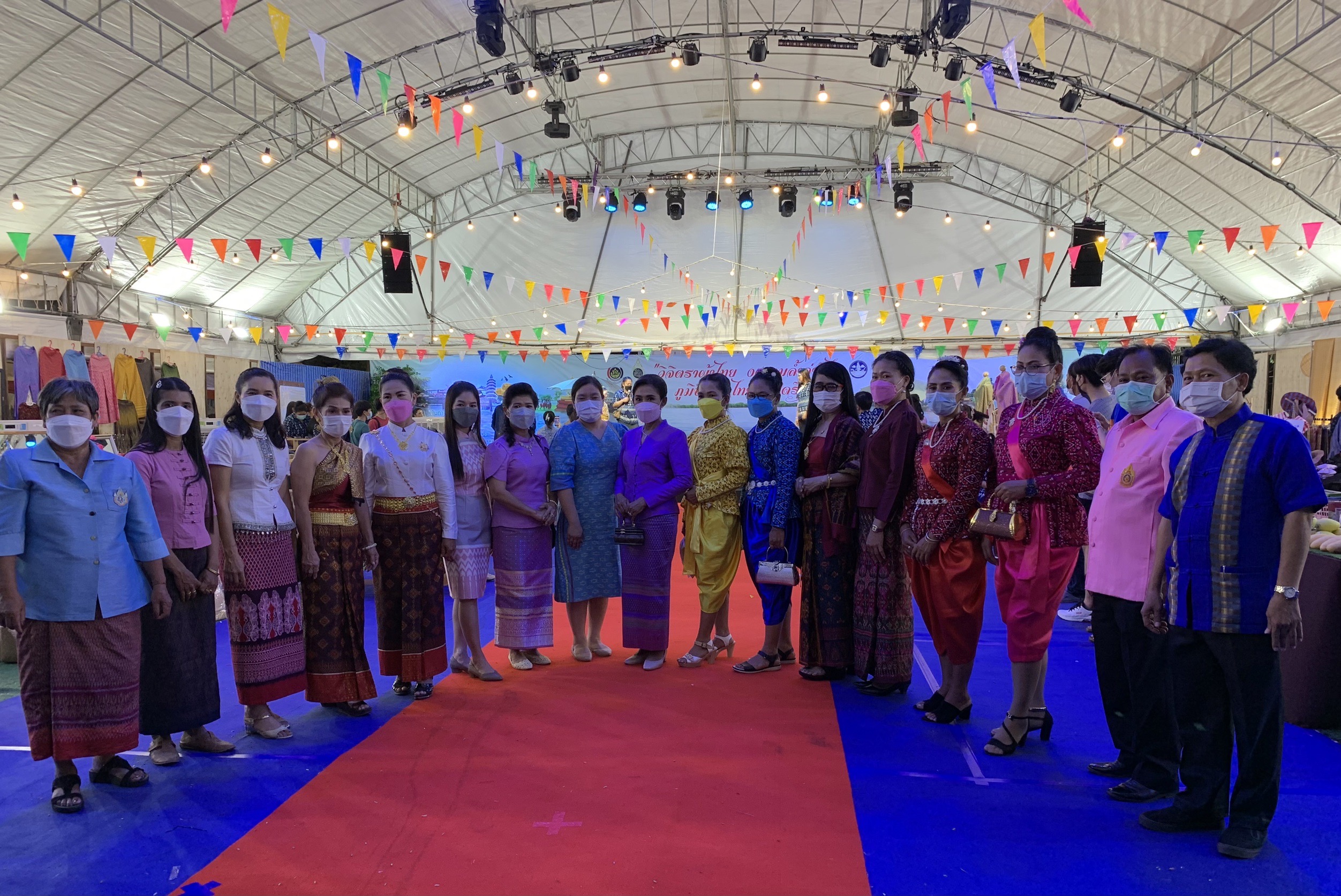 ?จังหวัดฉะเชิงเทรา ส่งเสริมและรณรงค์การสวมใส่ผ้าไทย “ผ้าไทย ใส่ให้สนุก” ??