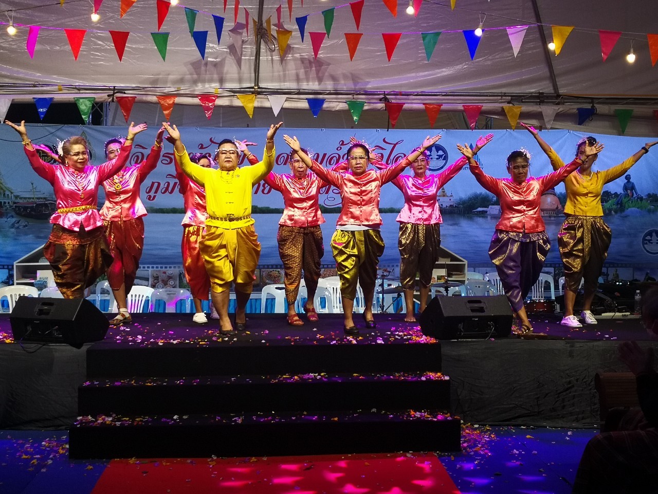 ฉะเชิงเทรา ส่งเสริมและรณรงค์การสวมใส่ผ้าไทย “ผ้าไทย ใส่ให้สนุก” ??