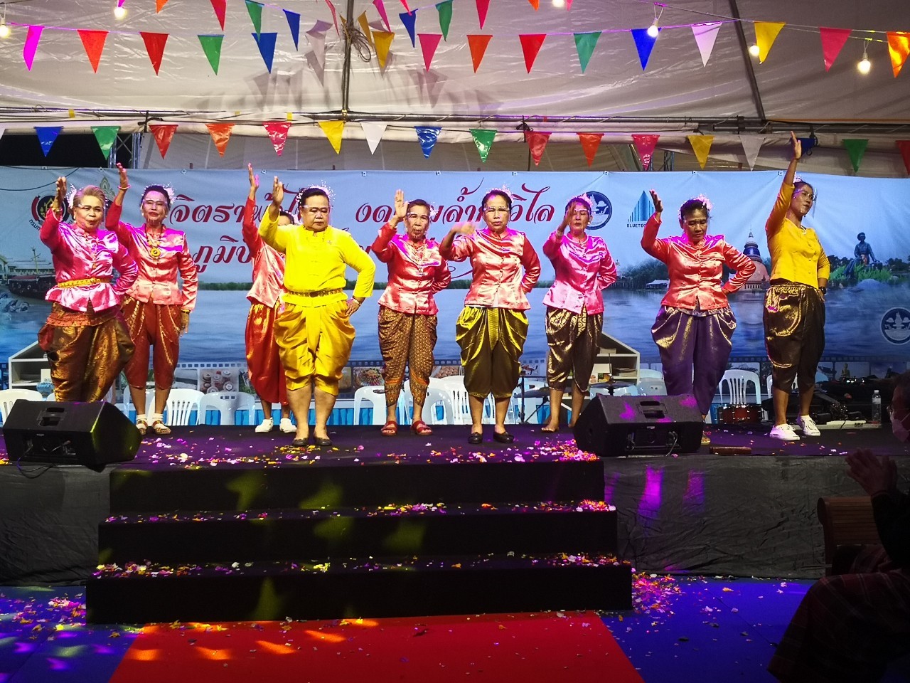 ฉะเชิงเทรา ส่งเสริมและรณรงค์การสวมใส่ผ้าไทย “ผ้าไทย ใส่ให้สนุก” ??