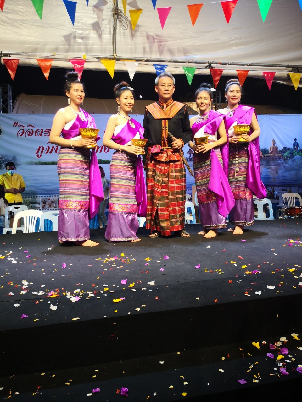 ฉะเชิงเทรา ส่งเสริมและรณรงค์การสวมใส่ผ้าไทย “ผ้าไทย ใส่ให้สนุก” ??