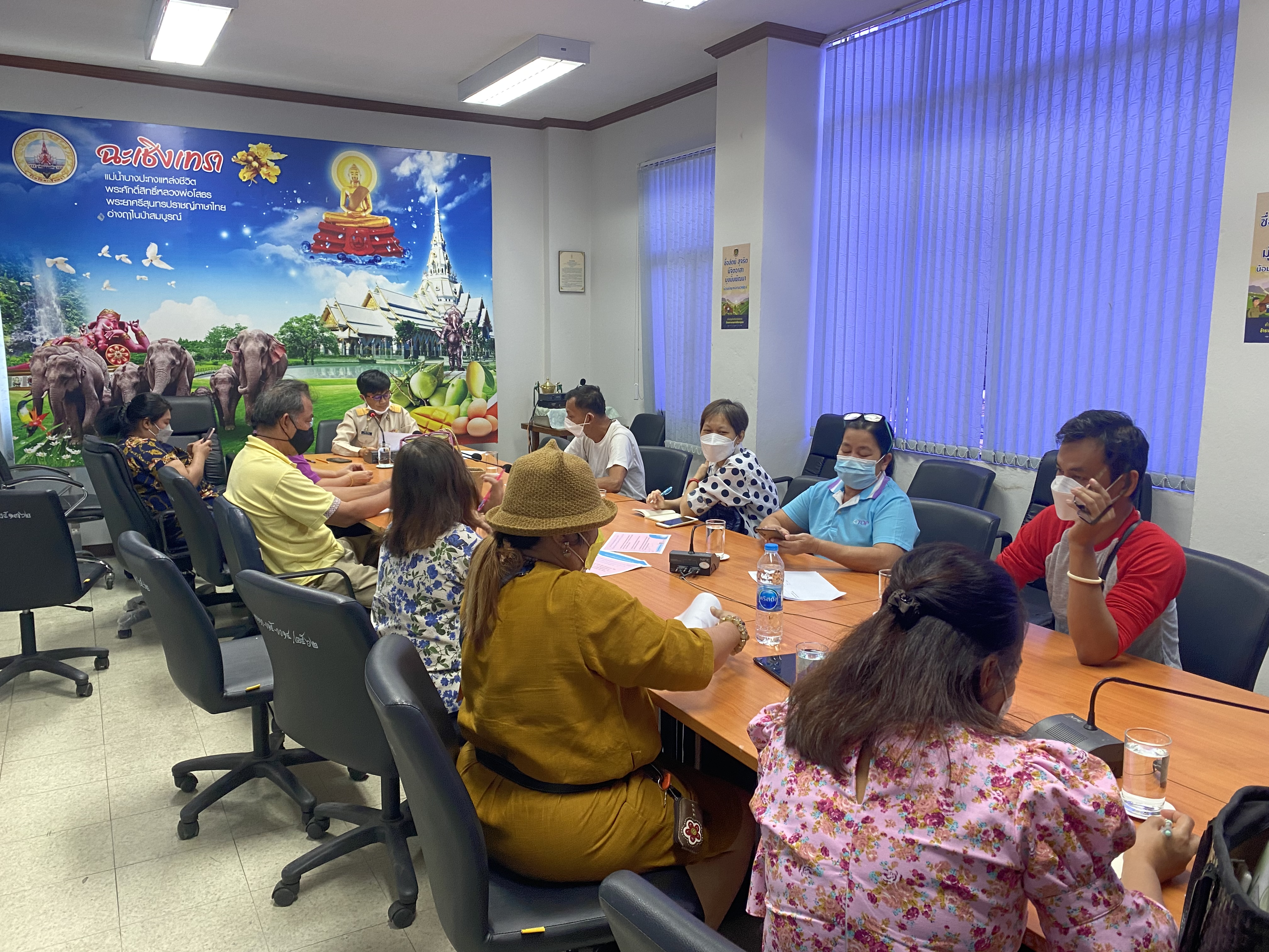 ??พช.ฉะเชิงเทรา ประชุมเตรียมความพร้อมจัดงานโอทอปไทย สู้ภัยโควิด – 19