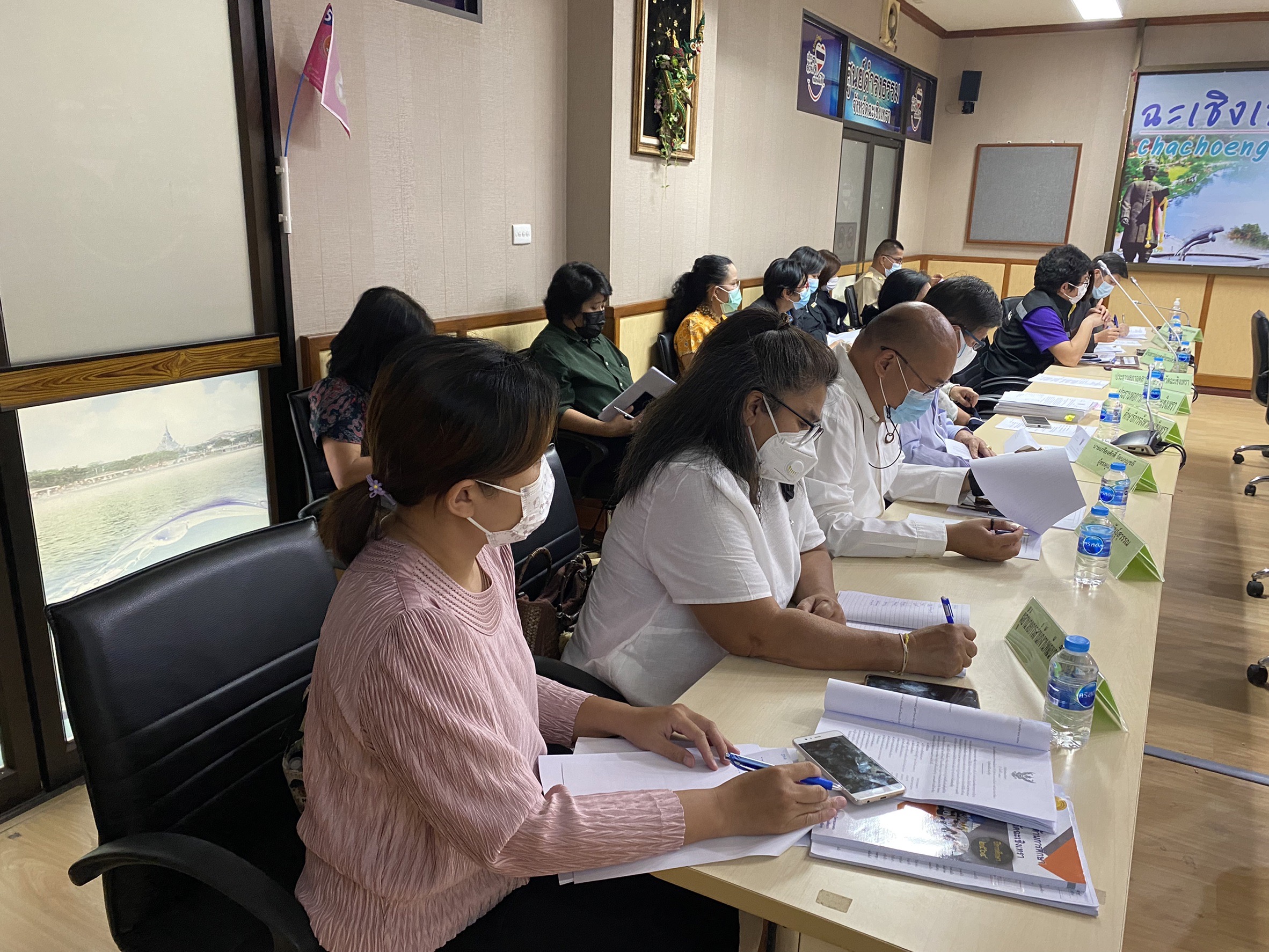 ???พช.ฉะเชิงเทรา ร่วมประชุมเพื่อขับเคลื่อนการพัฒนารูปแบบการเพิ่มประสิทธิภาพการบริหารราชการในจังหวัดให้มีการทำงานที่มีผลสัมฤทธิ์สูง (High Performance Province : HPP) ประจำปีงบประมาณ พ.ศ. 2565