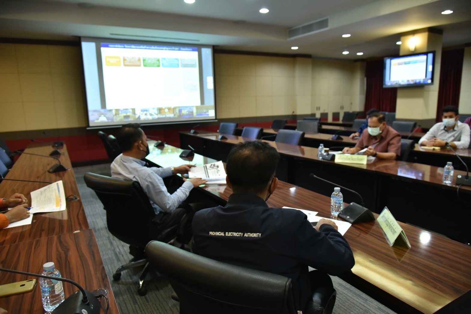 ???‍?พช.ฉะเชิงเทรา ร่วมประชุมชี้แจงคู่มือแนวทางปฏิบัติการเสนอโครงการพัฒนาและเสริมสร้างความเข้มแข็งของเศรษฐกิจฐานราก ปี 2565 ผ่านทางวีดิทัศน์ทางไกล (Video Conference)