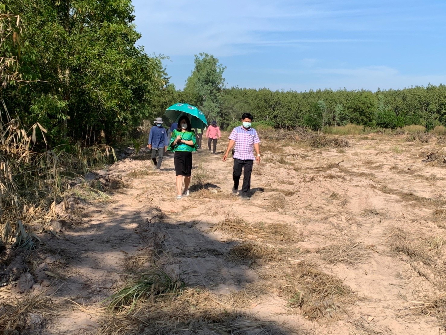 ?? ผู้ตรวจราชการกรมการพัฒนาชุมชนลงพื้นที่ติดตามการดำเนินงานของสำนักงานพัฒนาชุมชนอำเภอสนามชัยเขต