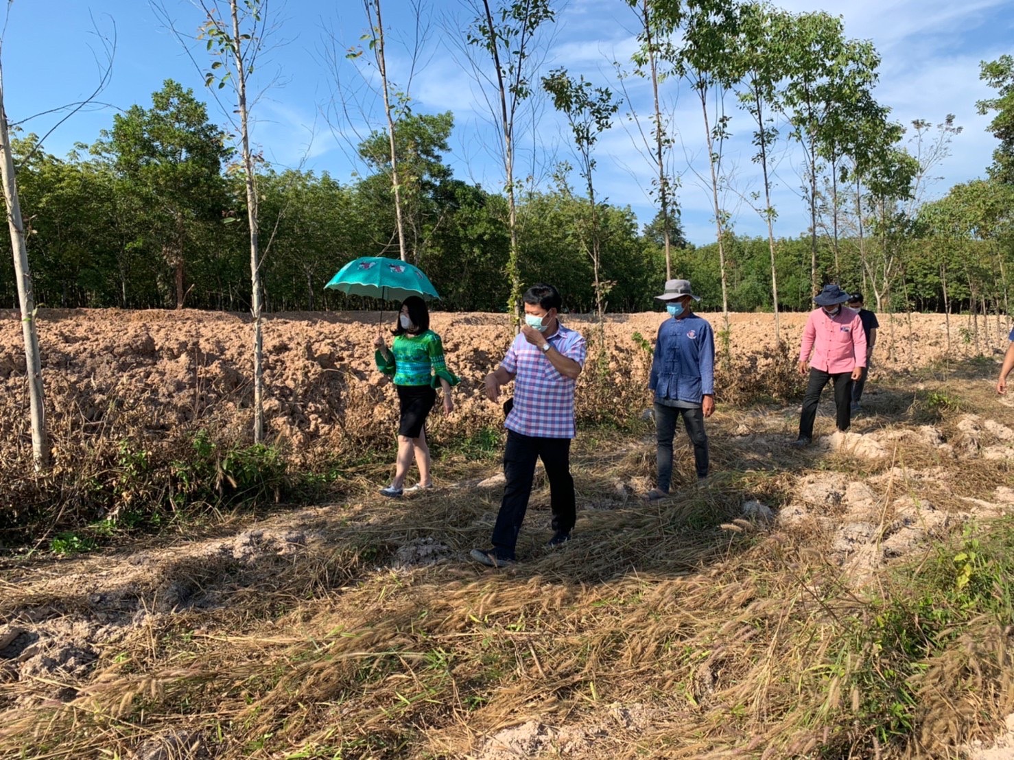 ?? ผู้ตรวจราชการกรมการพัฒนาชุมชนลงพื้นที่ติดตามการดำเนินงานของสำนักงานพัฒนาชุมชนอำเภอสนามชัยเขต