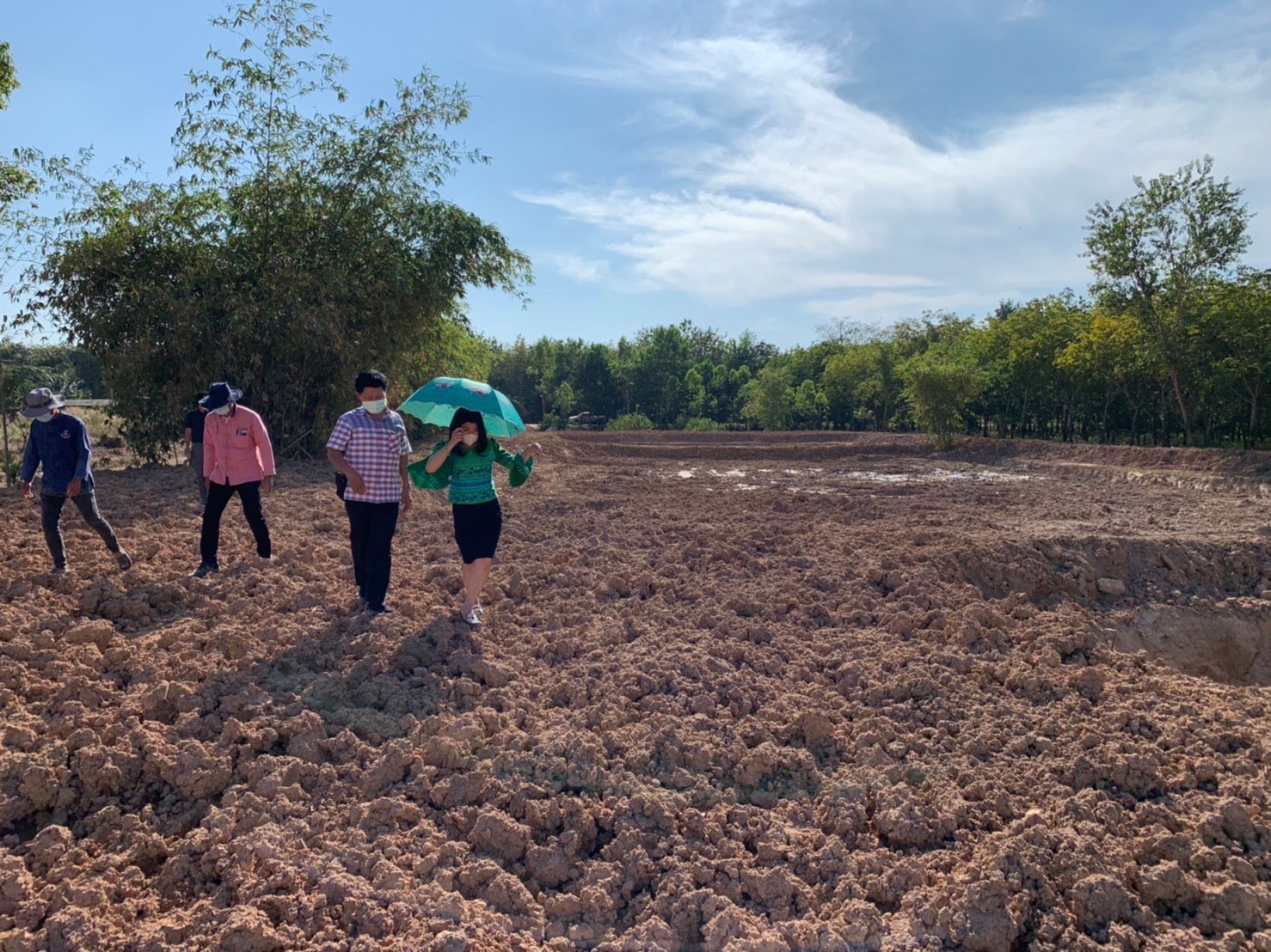 ?? ผู้ตรวจราชการกรมการพัฒนาชุมชนลงพื้นที่ติดตามการดำเนินงานของสำนักงานพัฒนาชุมชนอำเภอสนามชัยเขต