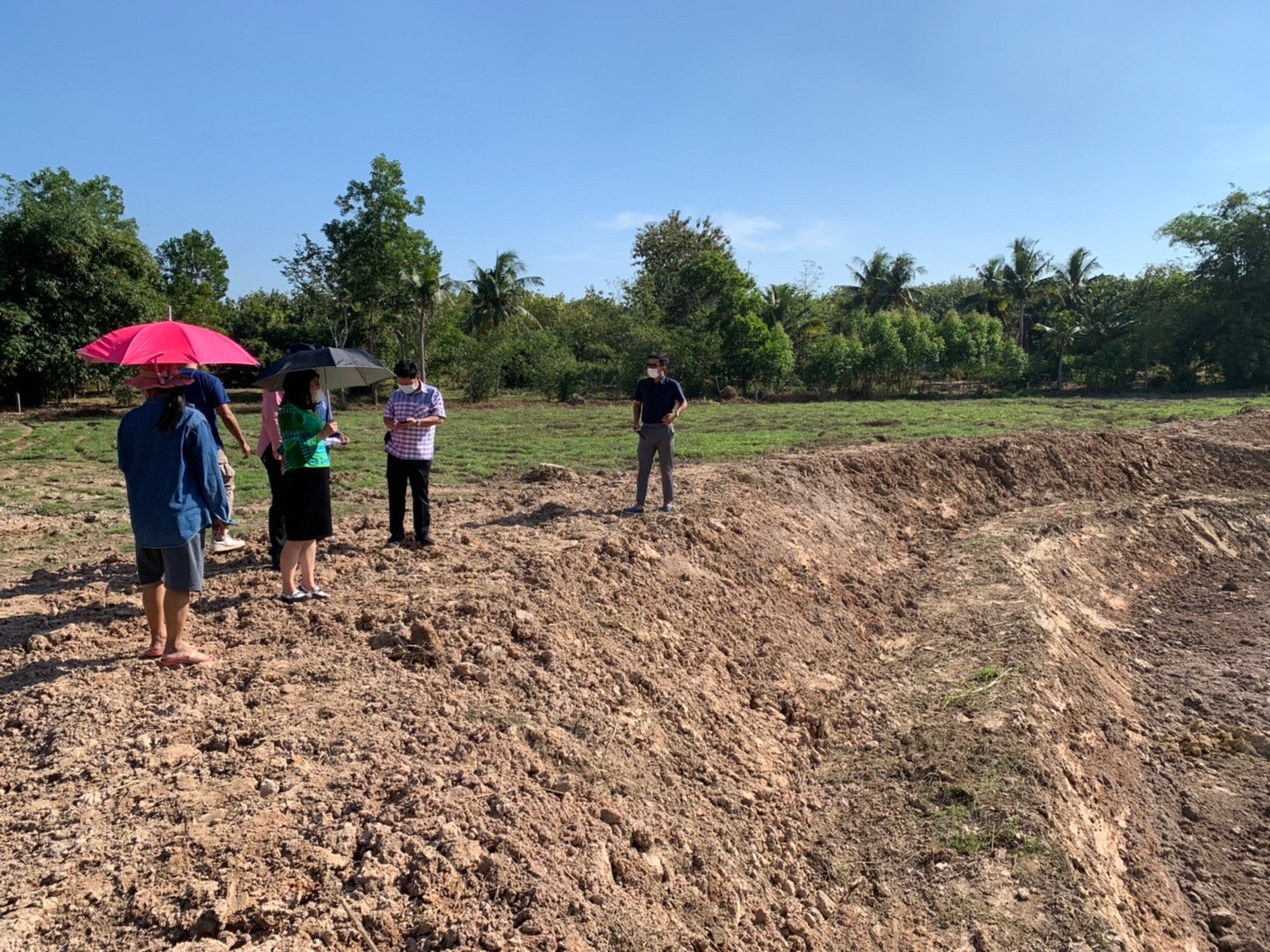 ?? ผู้ตรวจราชการกรมการพัฒนาชุมชนลงพื้นที่ติดตามการดำเนินงานของสำนักงานพัฒนาชุมชนอำเภอสนามชัยเขต