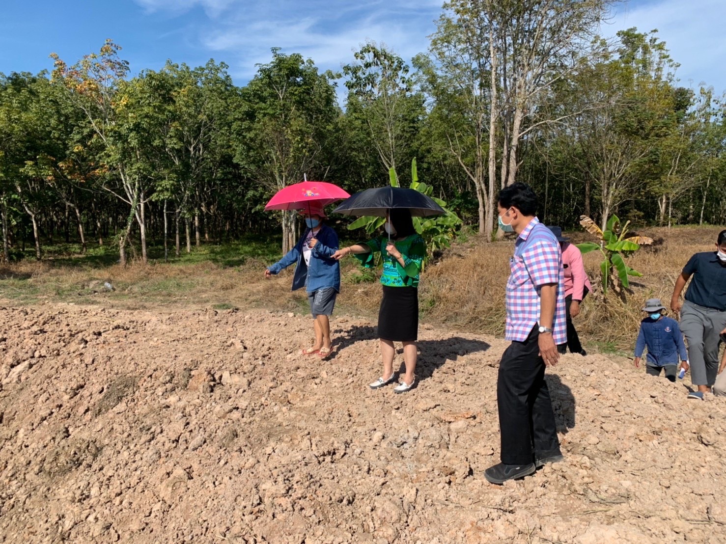 ?? ผู้ตรวจราชการกรมการพัฒนาชุมชนลงพื้นที่ติดตามการดำเนินงานของสำนักงานพัฒนาชุมชนอำเภอสนามชัยเขต