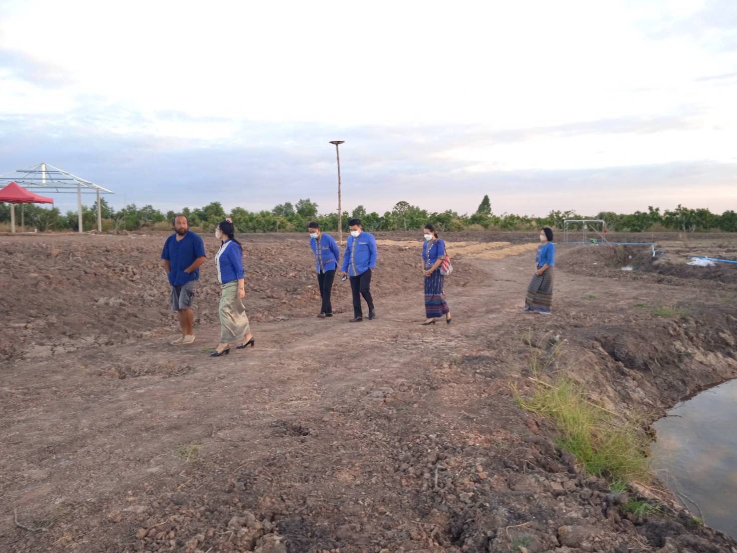 ?? พช.ฉะเชิงเทรา ติดตามความก้าวหน้าโครงการพัฒนาพื้นที่ต้นแบบการพัฒนาคุณภาพชีวิตตามหลักทฤษฎีใหม่ ประยุกต์สู่ “โคก หนอง นา โมเดล”