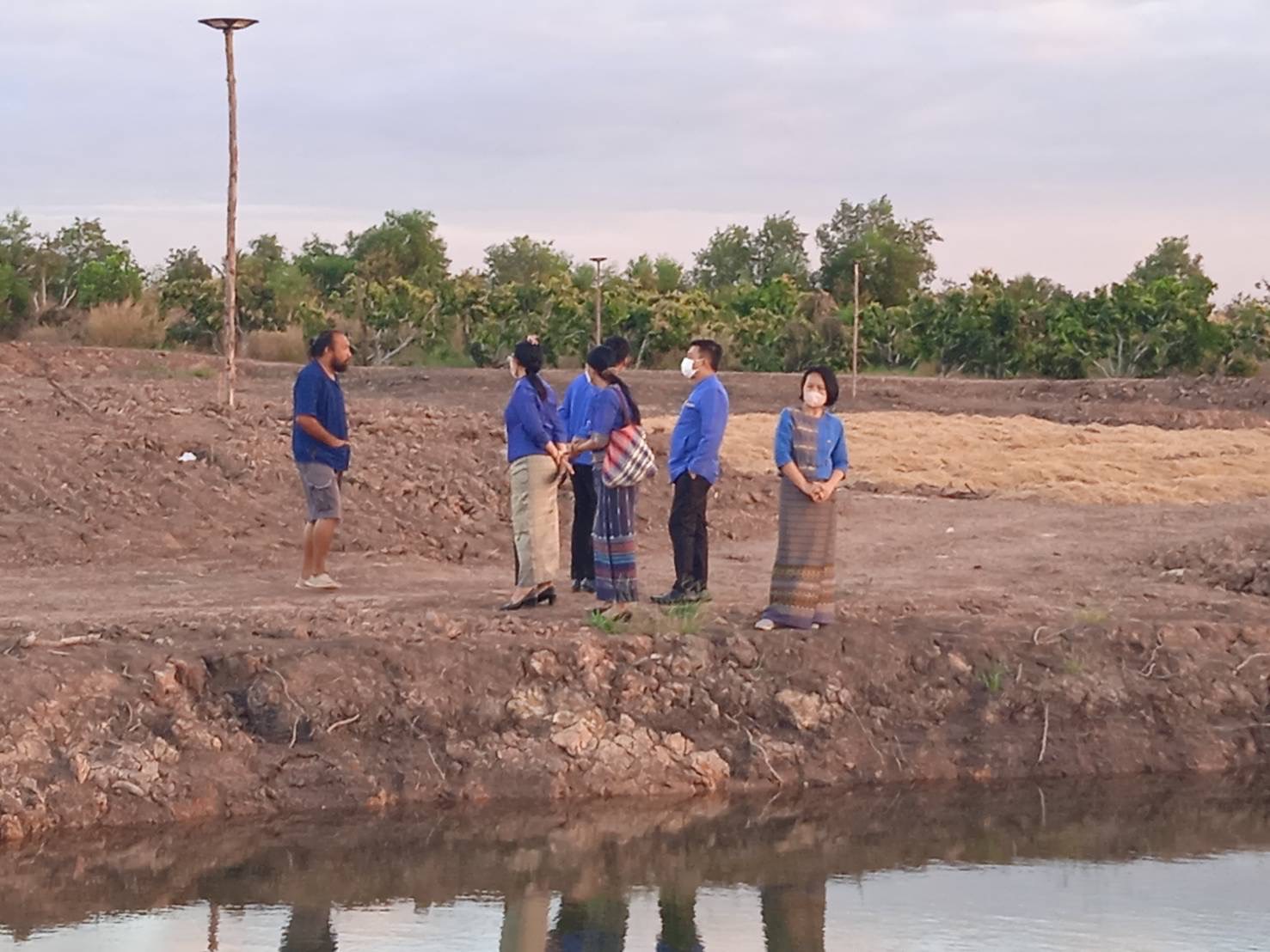 ?? พช.ฉะเชิงเทรา ติดตามความก้าวหน้าโครงการพัฒนาพื้นที่ต้นแบบการพัฒนาคุณภาพชีวิตตามหลักทฤษฎีใหม่ ประยุกต์สู่ “โคก หนอง นา โมเดล”