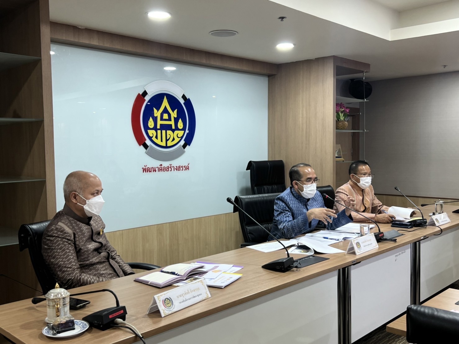 ?พช.ฉะเชิงเทรา เข้าร่วมการประชุมคณะกรรม  การพัฒนาชุมชนขับเคลื่อนการเเก้ไขปัญหาช้างป่าพื้นที่รอยต่อ 5 จังหวัดภาคตะวันออก ครั้งที่ 1/2564