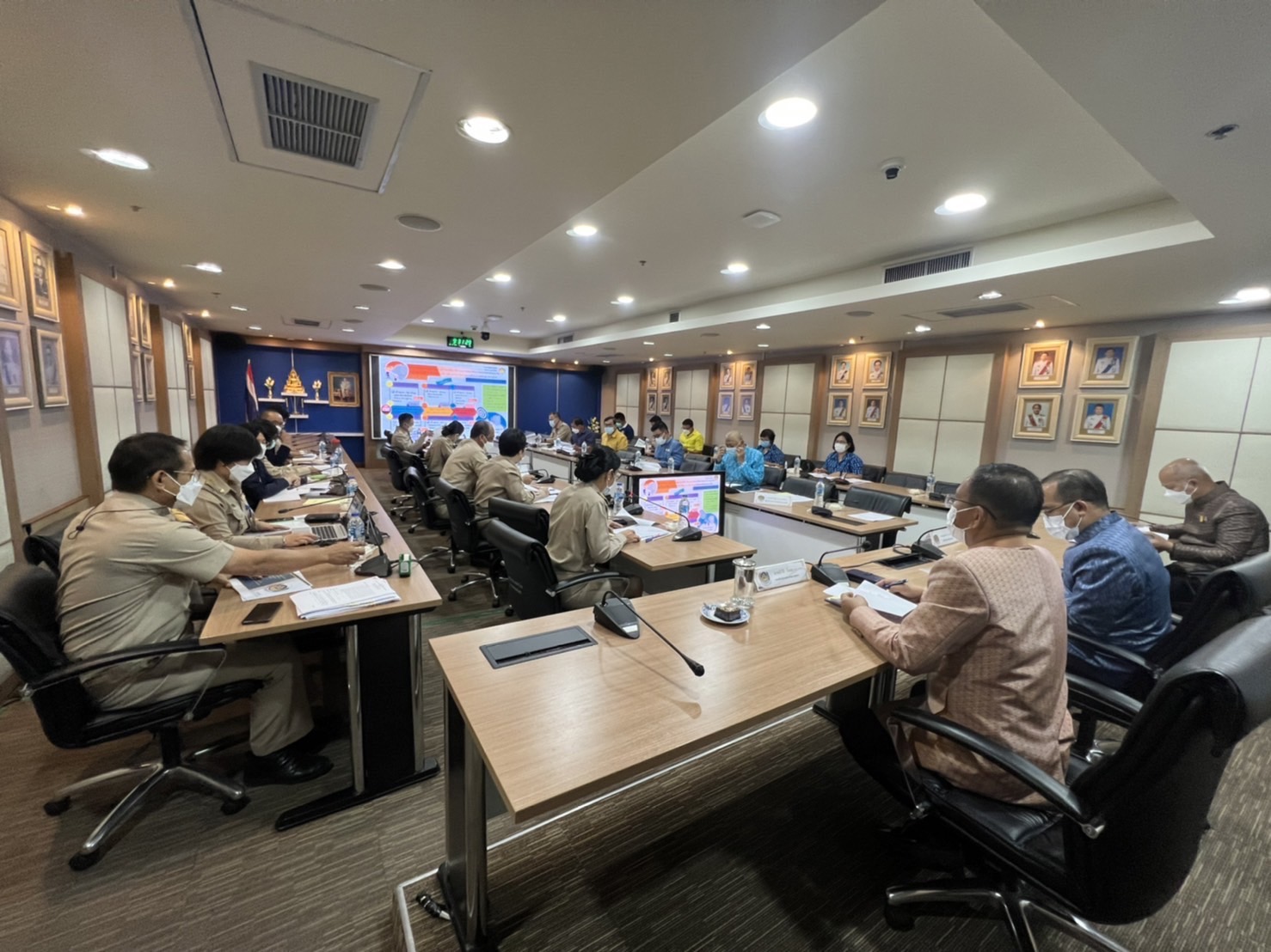 ?พช.ฉะเชิงเทรา เข้าร่วมการประชุมคณะกรรม  การพัฒนาชุมชนขับเคลื่อนการเเก้ไขปัญหาช้างป่าพื้นที่รอยต่อ 5 จังหวัดภาคตะวันออก ครั้งที่ 1/2564