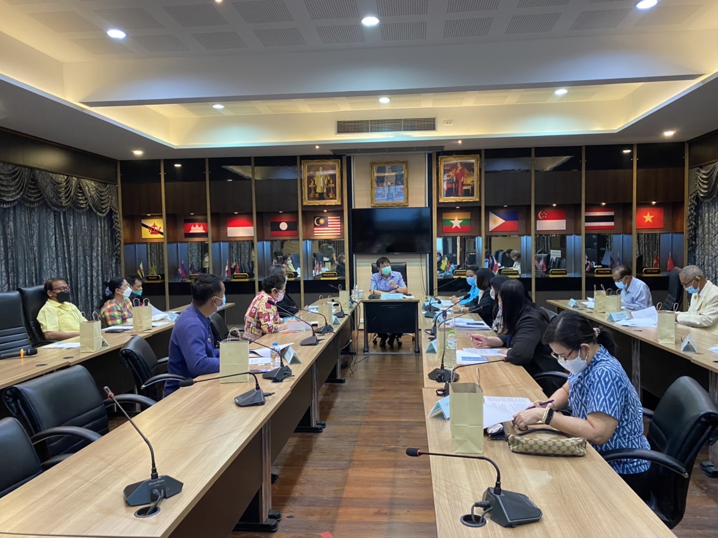 ??พช.ฉะเชิงเทรา ร่วมประชุมคณะอนุกรรมการบริหารกองทุนส่งเสริมการจัดสวัสดิการสังคมจังหวัดฉะเชิงเทรา ครั้งที่ 1/2565