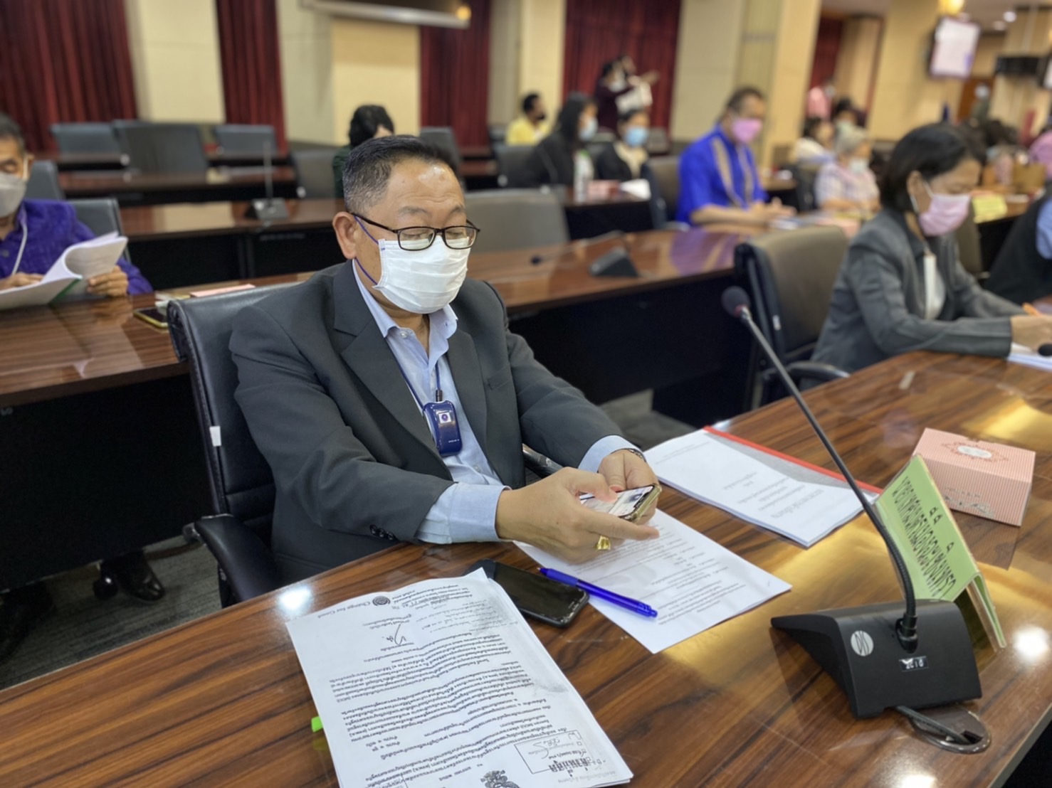 ???‍?‍?‍?พช.ฉะเชิงเทรา ประชุมคณะกรรมการบริหารศูนย์อำนวยการขจัดความยากจนและพัฒนาคนทุกช่วงวัยอย่างยั่งยืนตามหลักปรัชญาของเศรษฐกิจพอเพียงจังหวัดฉะเชิงเทราครั้งที่ 1/2565 และได้บันทึกข้อตกลงความร่วมมือ MOU ระหว่าง 28 หน่วยงาน