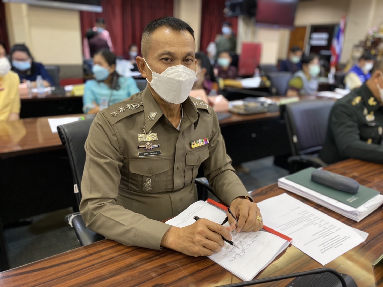 ???‍?‍?‍?พช.ฉะเชิงเทรา ประชุมคณะกรรมการบริหารศูนย์อำนวยการขจัดความยากจนและพัฒนาคนทุกช่วงวัยอย่างยั่งยืนตามหลักปรัชญาของเศรษฐกิจพอเพียงจังหวัดฉะเชิงเทราครั้งที่ 1/2565 และได้บันทึกข้อตกลงความร่วมมือ MOU ระหว่าง 28 หน่วยงาน