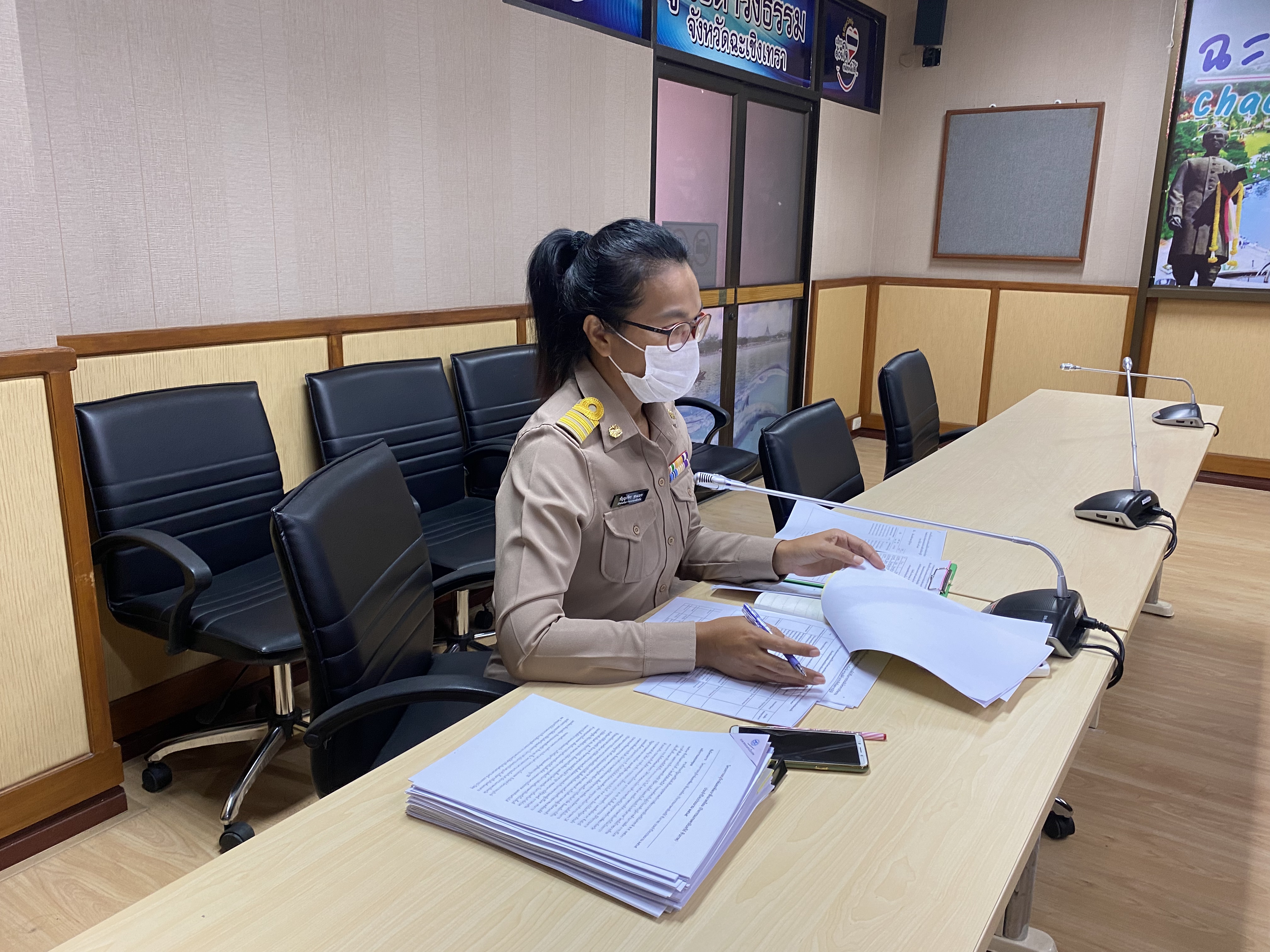 ??พช.ฉะเชิงเทรา ร่วมประชุม คณะอนุกรรมการร่วมระหว่าง ก.อบต.จังหวัดฉะเชิงเทรา และองค์การบริหารส่วนตำบลเพื่อกําหนดตัวชี้วัด ค่าเป้าหมาย และระดับคะแนนในการประเมิน ประสิทธิภาพและประสิทธิผลการปฏิบัติราชการเพื่อขอรับเงินประโยชน์ตอบแทนอื่นเป็นกรณีพิเศษ อันมีลักษณะเป็นเงินรางวัลประจำปีสำหรับพนักงานส่วนตำบล ลูกจ้าง และพนักงานจ้าง ประจําปีงบประมาณ พ.ศ. 2565