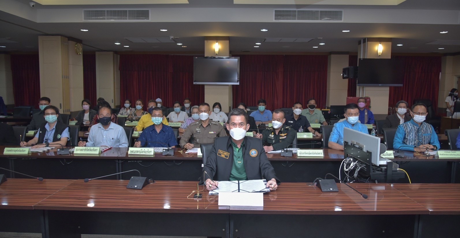 ???‍?‍?‍?พช.ฉะเชิงเทรา ประชุมคณะกรรมการบริหารศูนย์อำนวยการขจัดความยากจนและพัฒนาคนทุกช่วงวัยอย่างยั่งยืนตามหลักปรัชญาของเศรษฐกิจพอเพียงจังหวัดฉะเชิงเทราครั้งที่ 1/2565 และได้บันทึกข้อตกลงความร่วมมือ MOU ระหว่าง 28 หน่วยงาน