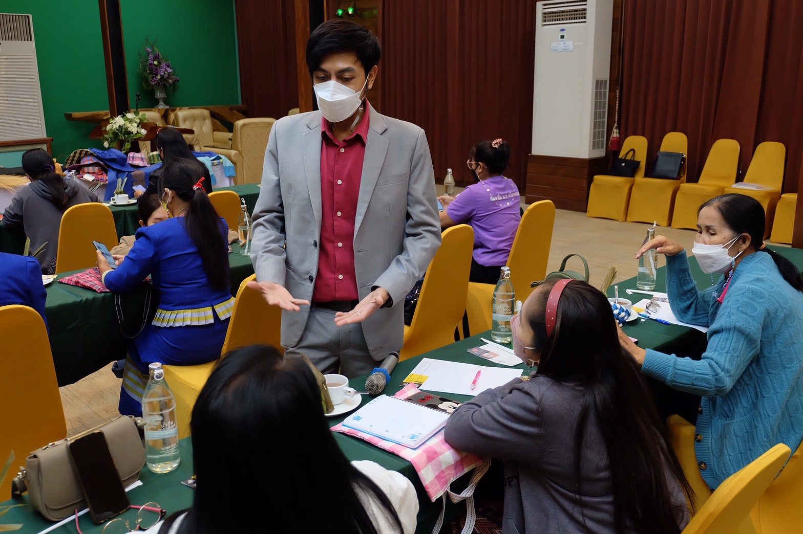 ✌???สนง.พัฒนาชุมชนจังหวัดฉะเชิงเทรา จัดประชุมเชิงปฏิบัติการผู้ผลิต/ผู้ประกอบการ OTOP และผู้เกี่ยวข้องภายใต้โครงการพัฒนาศักยภาพเครือข่ายองค์ความรู้ (Knowledge – Based OTOP : KBO) จังหวัด เป็นวันที่ 2