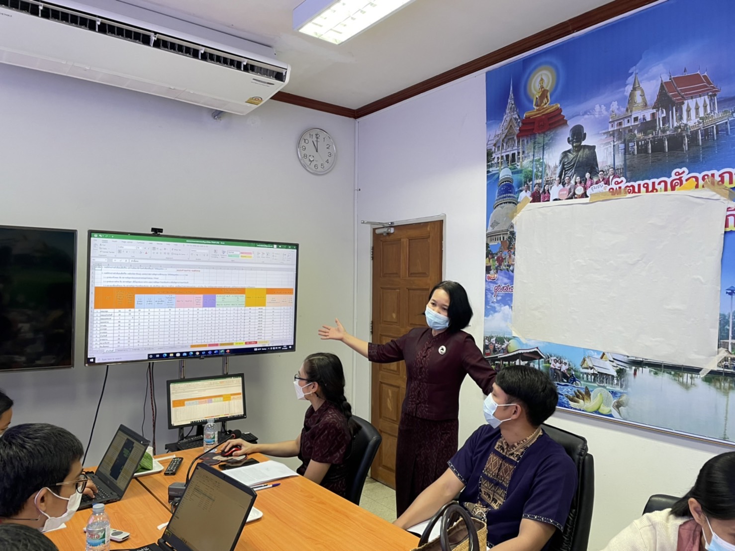 ?? พช. ฉะเชิงเทรา อบรมการใช้งานระบบ TPMAP Logbook แก่เจ้าหน้าที่พัฒนาชุมชนผู้รับผิดชอบงานขจัดความยากจนและพัฒนาคนทุกช่วงวัยอย่างยั่งยืนตามหลักปรัชญาของเศรษฐกิจพอเพียงระดับอำเภอ