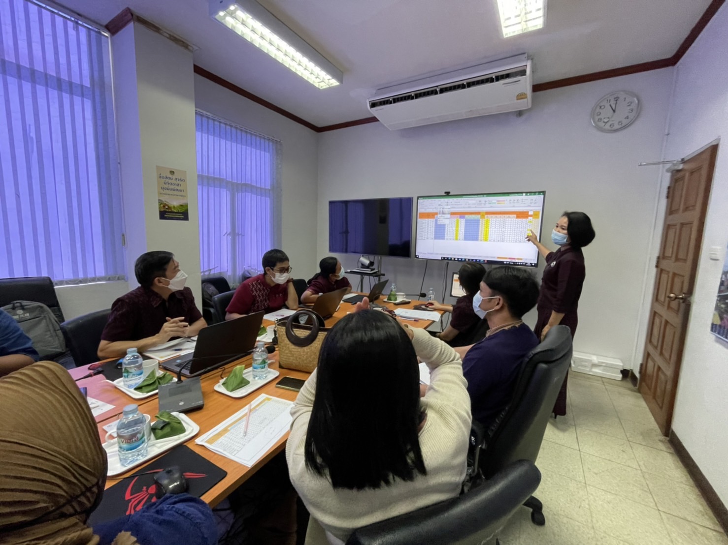 ?? พช. ฉะเชิงเทรา อบรมการใช้งานระบบ TPMAP Logbook แก่เจ้าหน้าที่พัฒนาชุมชนผู้รับผิดชอบงานขจัดความยากจนและพัฒนาคนทุกช่วงวัยอย่างยั่งยืนตามหลักปรัชญาของเศรษฐกิจพอเพียงระดับอำเภอ