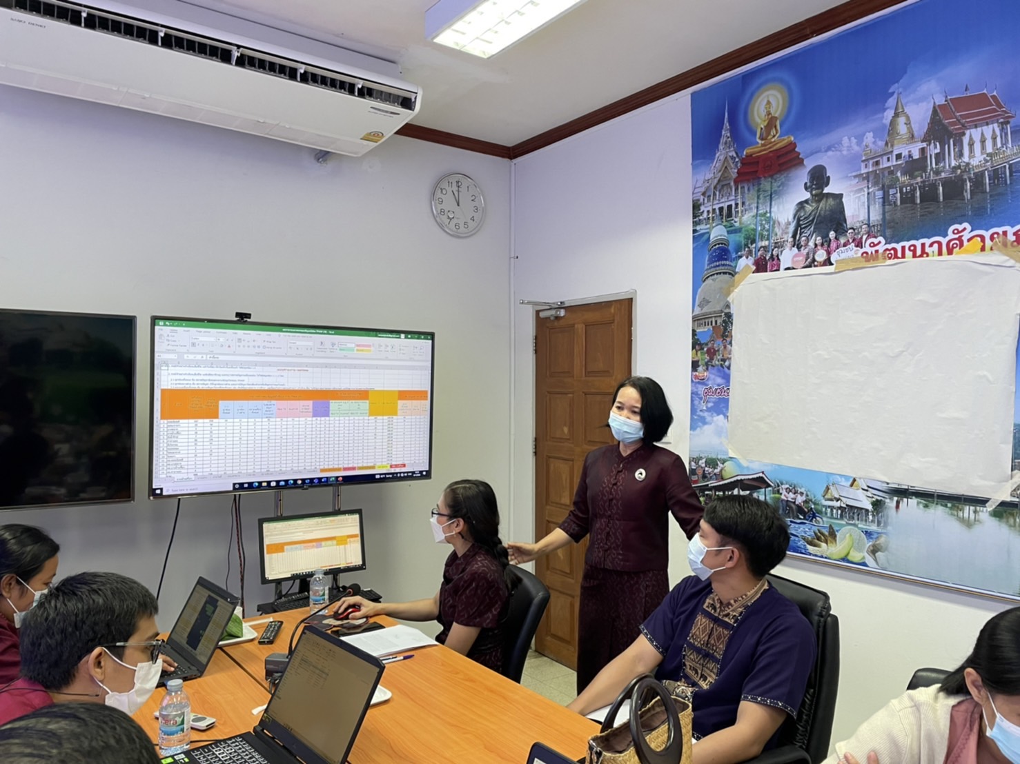 ?? พช. ฉะเชิงเทรา อบรมการใช้งานระบบ TPMAP Logbook แก่เจ้าหน้าที่พัฒนาชุมชนผู้รับผิดชอบงานขจัดความยากจนและพัฒนาคนทุกช่วงวัยอย่างยั่งยืนตามหลักปรัชญาของเศรษฐกิจพอเพียงระดับอำเภอ