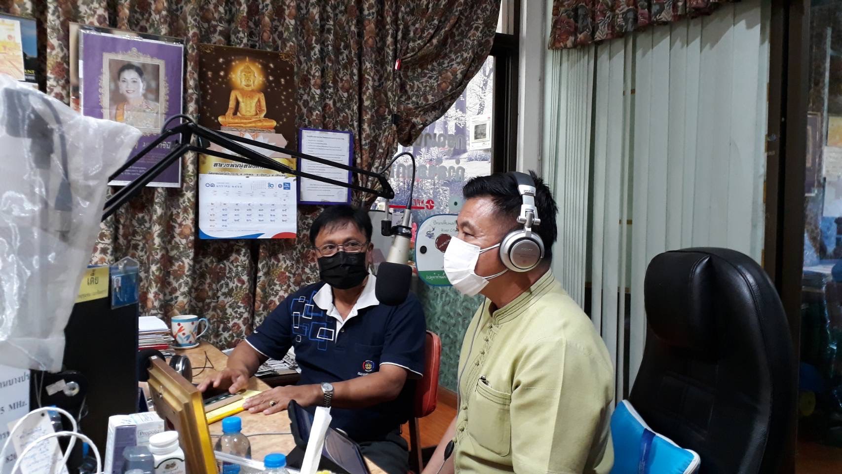 ???‍?‍?‍?พช.ฉะเชิงเทรา ประชาสัมพันธ์งานพัฒนาชุมชน ผ่านรายการ “เพื่อนชุมชน” ทางสถานีวิทยุชุมชนคนบางปรง