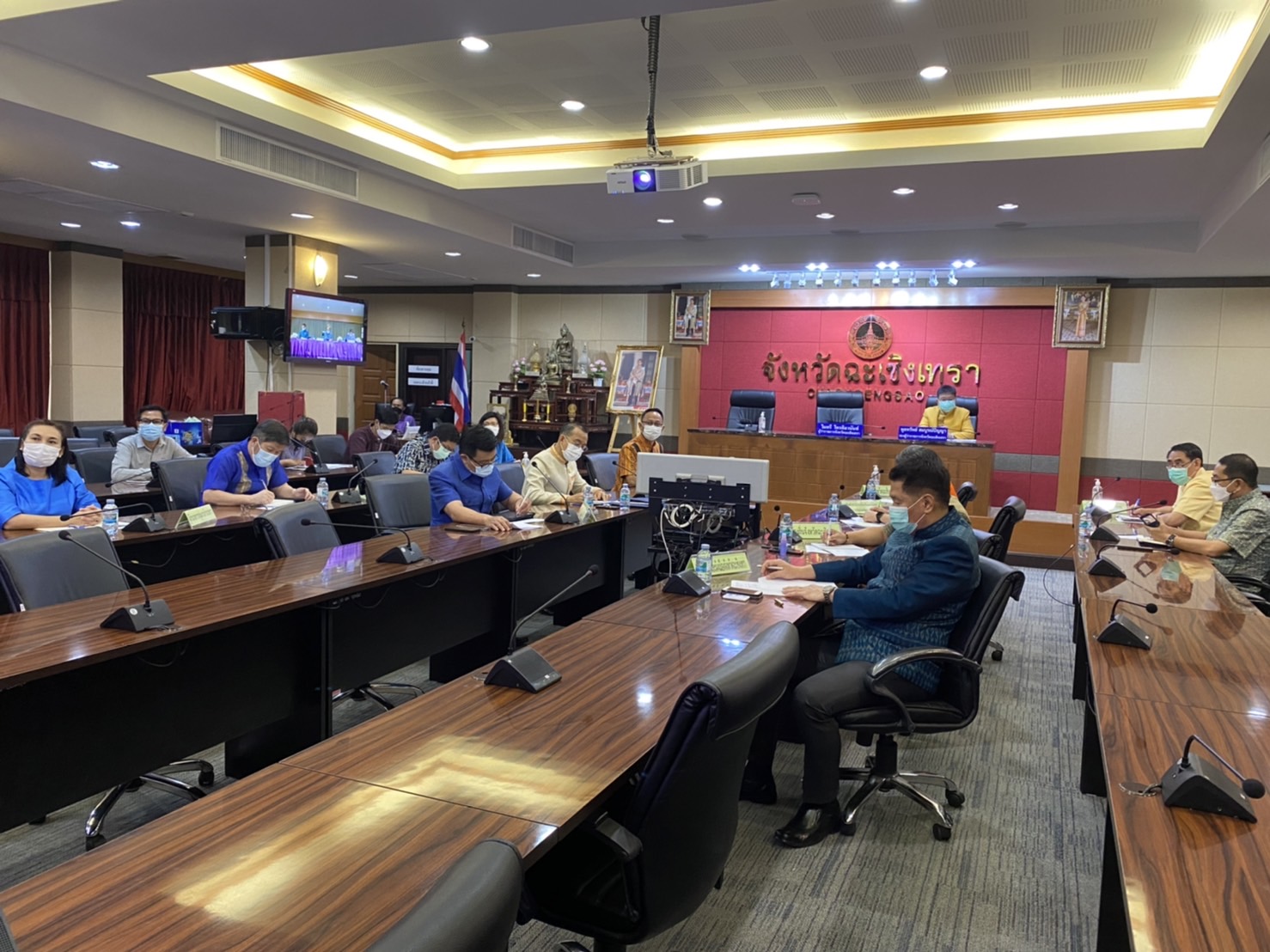 ???พช.ฉะเชิงเทรา ประชุมขับเคลื่อนและติดตามนโยบายสำคัญของรัฐบาลและภารกิจสำคัญของกระทรวงมหาดไทย ประจำปีงบประมาณ พ.ศ.2565 ผ่านระบบวีดิทัศน์ทางไกล (VCS)