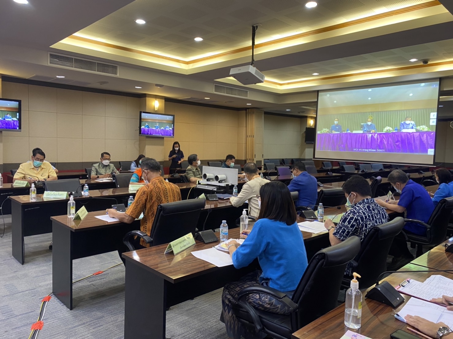 ???พช.ฉะเชิงเทรา ประชุมขับเคลื่อนและติดตามนโยบายสำคัญของรัฐบาลและภารกิจสำคัญของกระทรวงมหาดไทย ประจำปีงบประมาณ พ.ศ.2565 ผ่านระบบวีดิทัศน์ทางไกล (VCS)