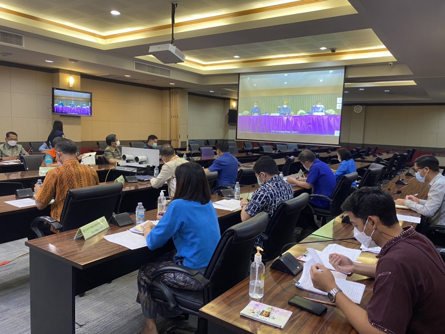 ???พช.ฉะเชิงเทรา ประชุมขับเคลื่อนและติดตามนโยบายสำคัญของรัฐบาลและภารกิจสำคัญของกระทรวงมหาดไทย ประจำปีงบประมาณ พ.ศ.2565 ผ่านระบบวีดิทัศน์ทางไกล (VCS)