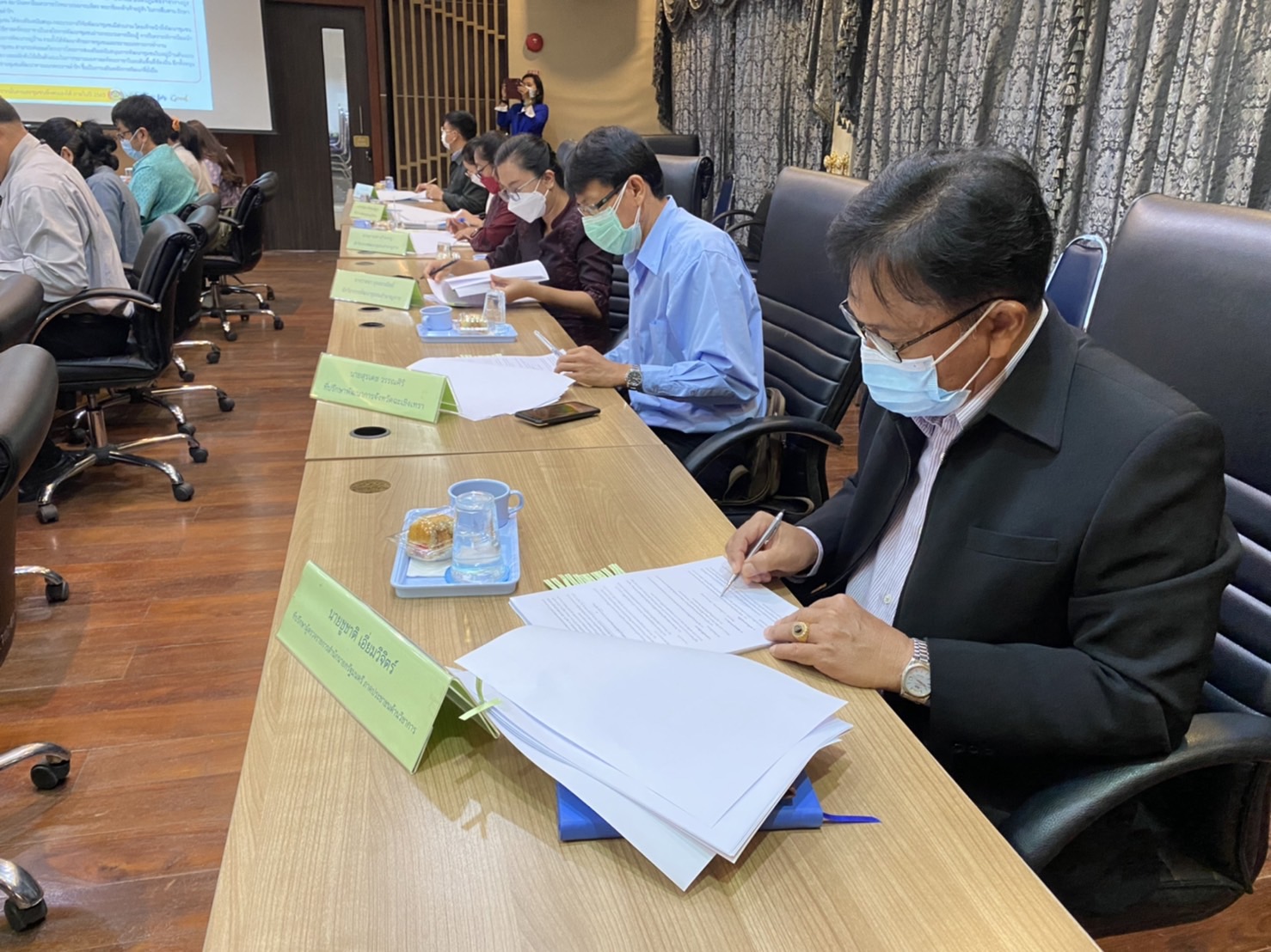 ???พช.ฉะเชิงเทรา ประชุมคณะกรรมการคัดเลือกหมู่บ้านต้นแบบการพัฒนาตามแนวพระราชดำริ ระดับจังหวัด ครั้งที่ 1/2565