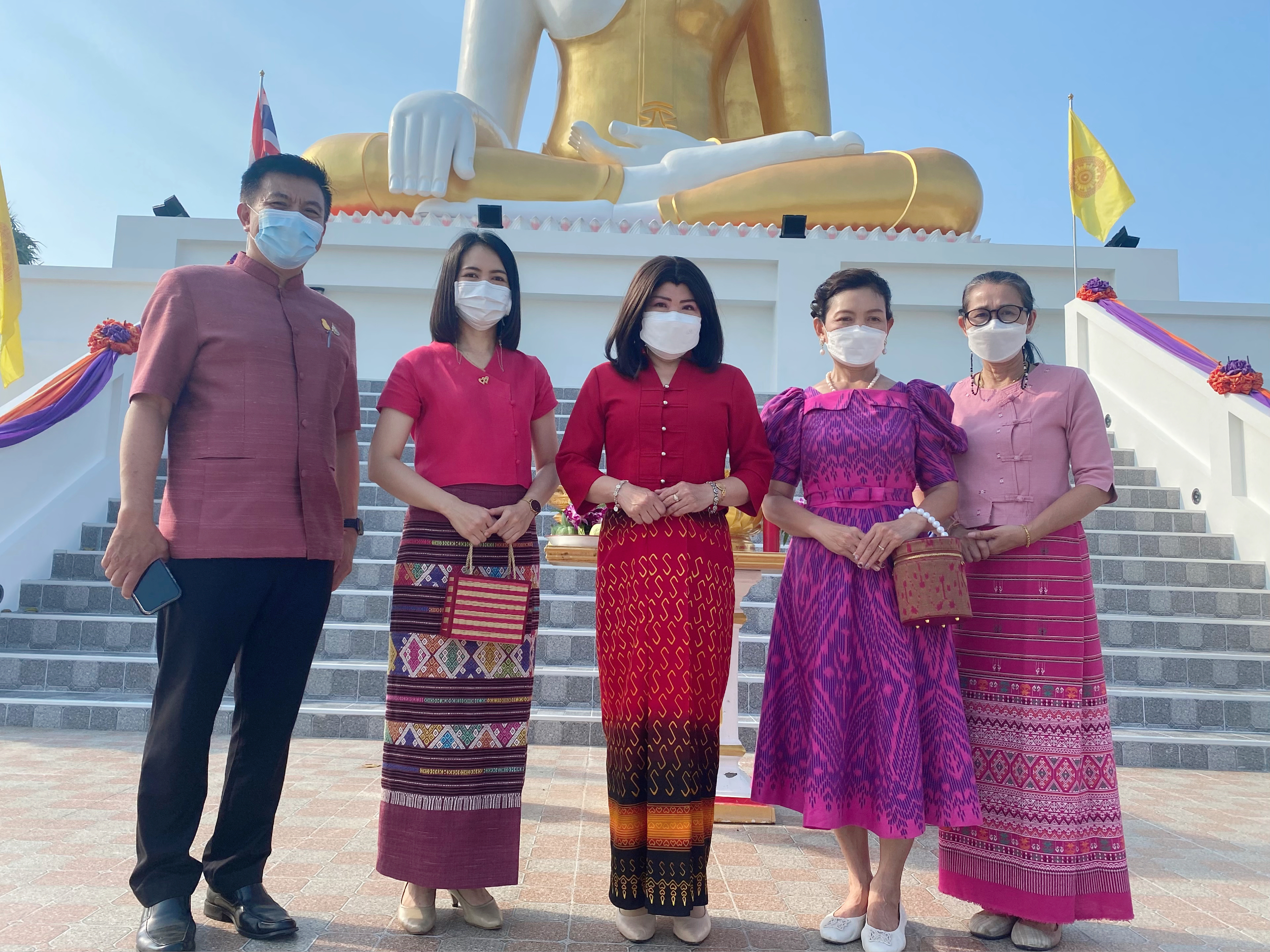 ???‍?พช.ฉะเชิงเทรา จัดโครงการส่งเสริมช่องทางการตลาดผลิตภัณฑ์กลุ่มอาชีพสมาชิกกองทุนพัฒนาบทบาทสตรี ครั้งที่ 4 และโครงการสานสัมพันธ์ครอบครัวอบอุ่นชุมชนเข้มแข็ง