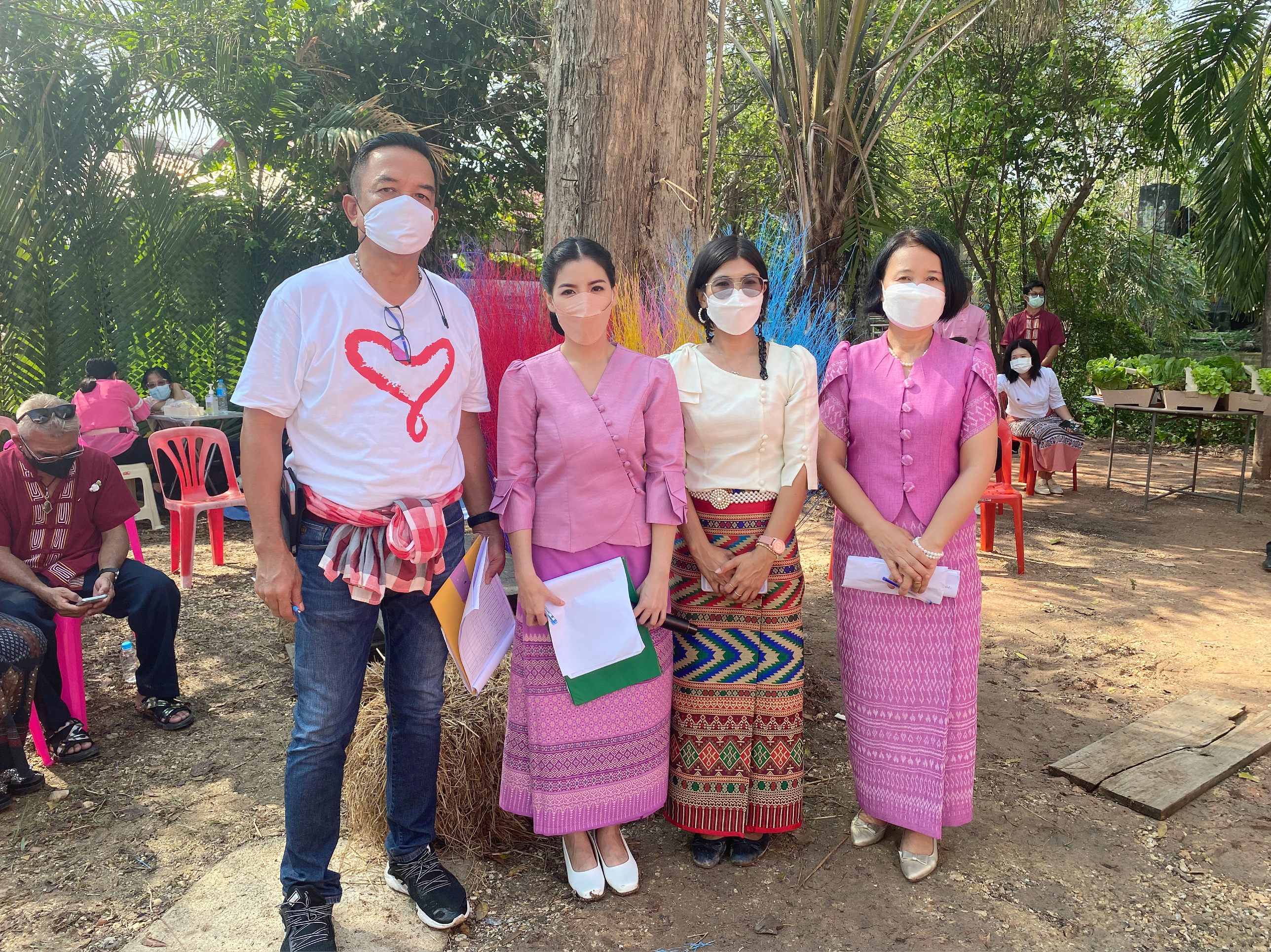 ???‍?พช.ฉะเชิงเทรา จัดโครงการส่งเสริมช่องทางการตลาดผลิตภัณฑ์กลุ่มอาชีพสมาชิกกองทุนพัฒนาบทบาทสตรี ครั้งที่ 4 และโครงการสานสัมพันธ์ครอบครัวอบอุ่นชุมชนเข้มแข็ง