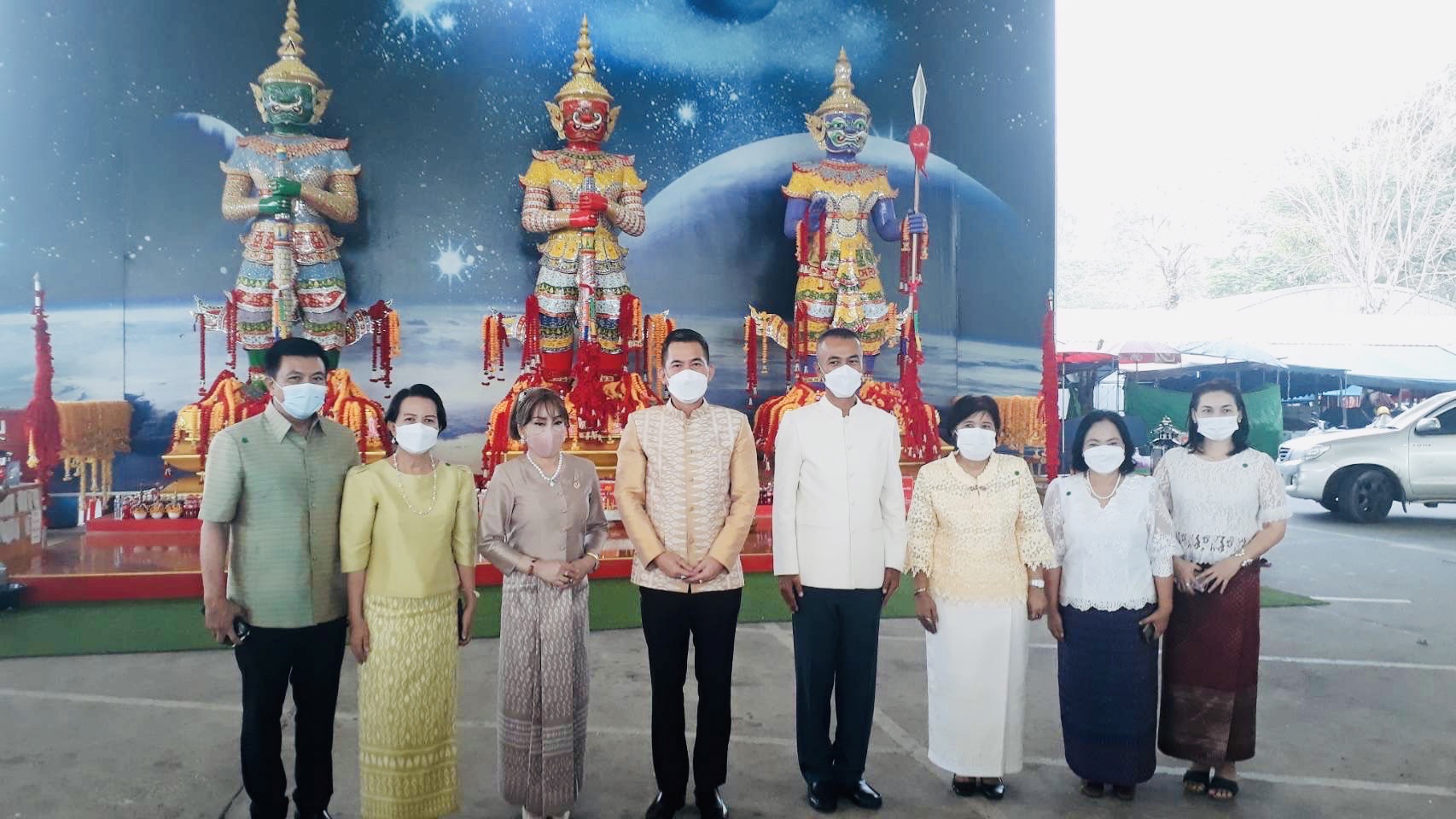 ?? สำนักงานพัฒนาชุมชนจังหวัดฉะเชิงเทราร่วมพิธีทำบุญตักบาตร เนื่องในเทศกาลวันมาฆบูชา ??