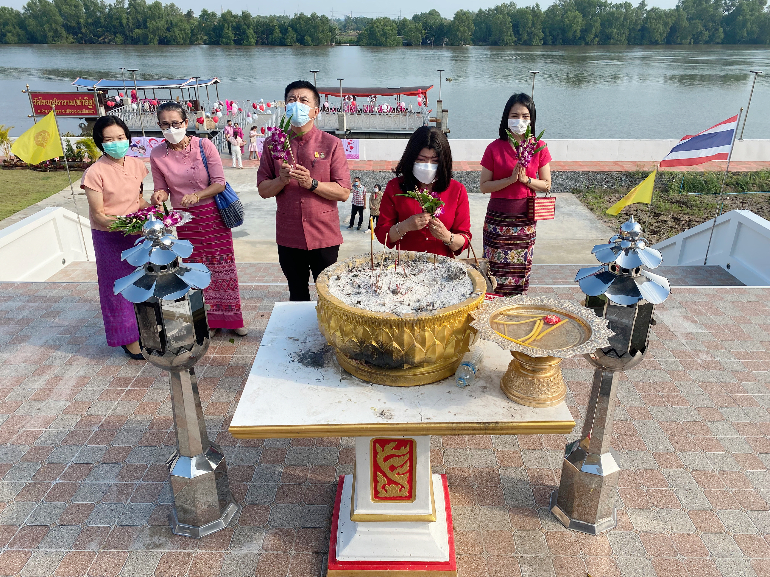 ???‍?พช.ฉะเชิงเทรา จัดโครงการส่งเสริมช่องทางการตลาดผลิตภัณฑ์กลุ่มอาชีพสมาชิกกองทุนพัฒนาบทบาทสตรี ครั้งที่ 4 และโครงการสานสัมพันธ์ครอบครัวอบอุ่นชุมชนเข้มแข็ง