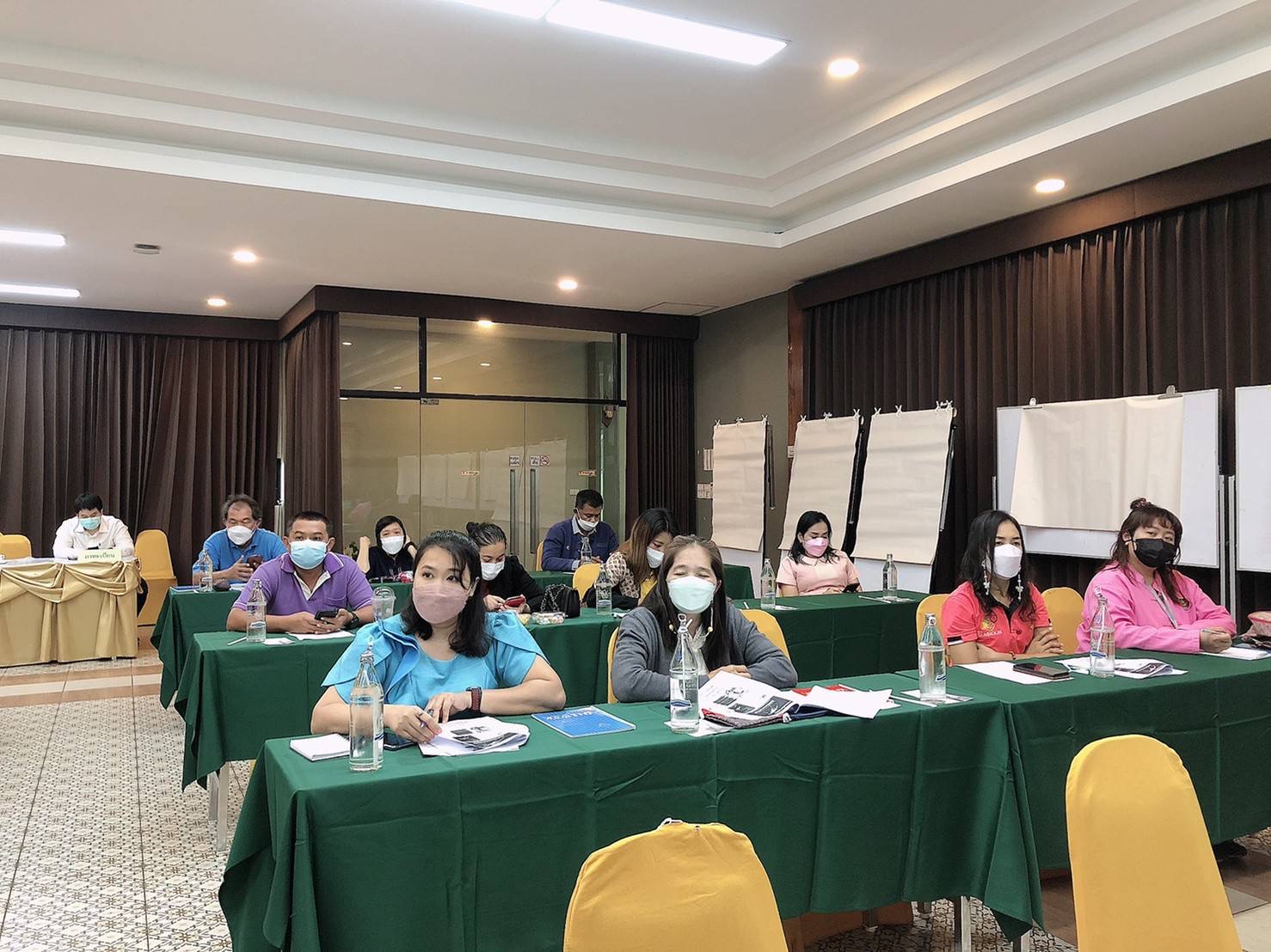 ?คัดเลือกคณะกรรมการเครือข่าย otop แปดริ้ว?