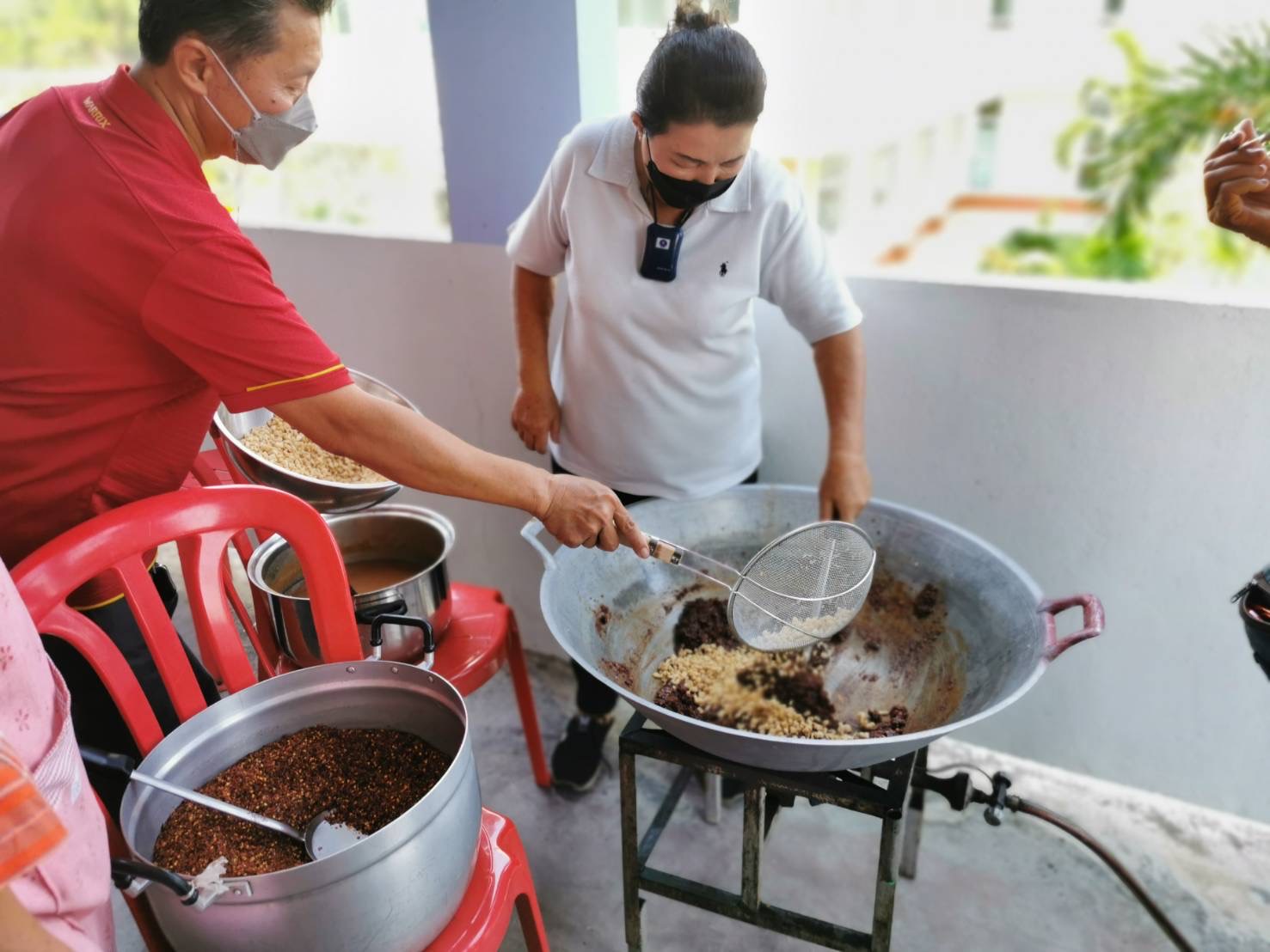 พัฒนาชุมชนจังหวัดฉะเชิงเทรา ร่วมกิจกรรมพัฒนาคุณภาพชีวิต ภายใต้โครงการจัดทำสารสนเทศต้นแบบเพื่อพัฒนาคุณภาพชีวิต ปี 2565 ตำบลท่าข้าม อำเภอบางปะกง จังหวัดฉะเชิงเทรา