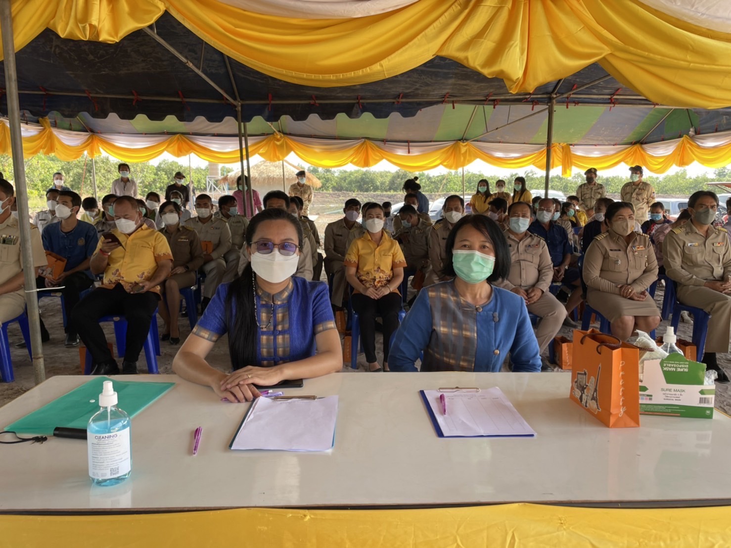 ???พช.ฉะเชิงเทรา ติดตามความก้าวหน้าในการขับเคลื่อนโครงการพัฒนาพื้นที่ต้นแบบการพัฒนาคุณภาพชีวิตตามหลักทฤษฎีใหม่ประยุกต์สู่ “โคก หนอง นา โมเดล” ระดับตำบล และจัดพิธียกเสาเอกอาคารอบรมฯ