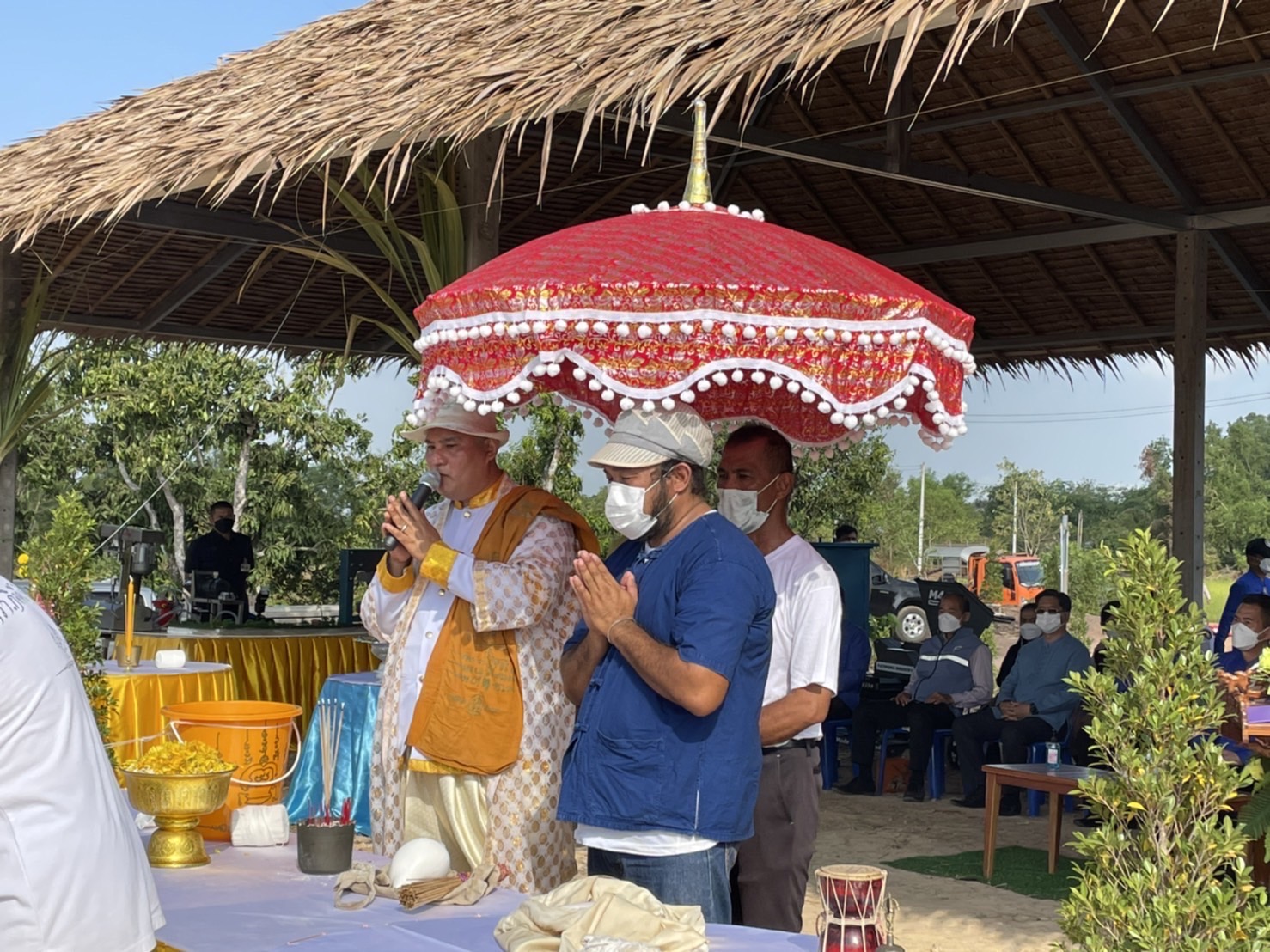 ???พช.ฉะเชิงเทรา ติดตามความก้าวหน้าในการขับเคลื่อนโครงการพัฒนาพื้นที่ต้นแบบการพัฒนาคุณภาพชีวิตตามหลักทฤษฎีใหม่ประยุกต์สู่ “โคก หนอง นา โมเดล” ระดับตำบล และจัดพิธียกเสาเอกอาคารอบรมฯ