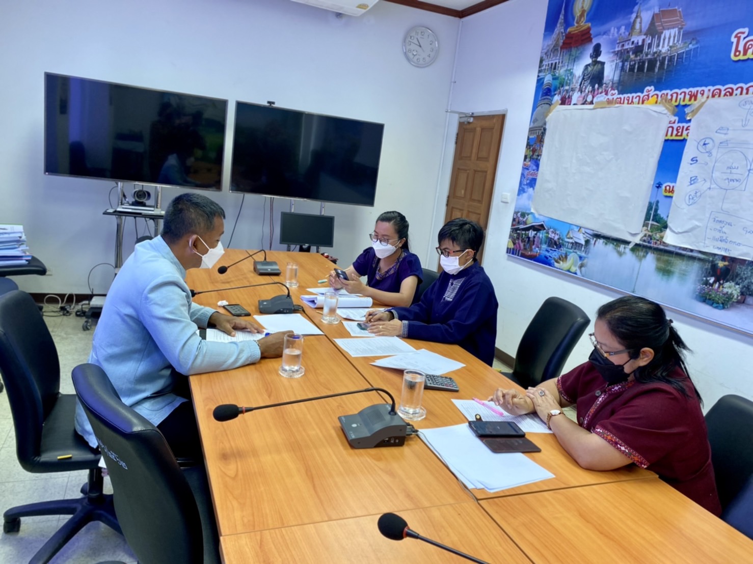 ???พช.ฉะชิงเทรา ประชุมโครงการส่งเสริมกระบวนการเครือข่ายองค์ความรู้ (Knowledge Based OTOP KPO) จังหวัด กิจกรรมพัฒนาผลิตภัณฑ์ OTOP โดยเครือข่ายองค์ความรู้ KBO จังหวัด จังหวัดฉะเชิงเทรา ด้วยวิธีประกวดราคาอิเล็กทรอนิกส์ (e-bidding)