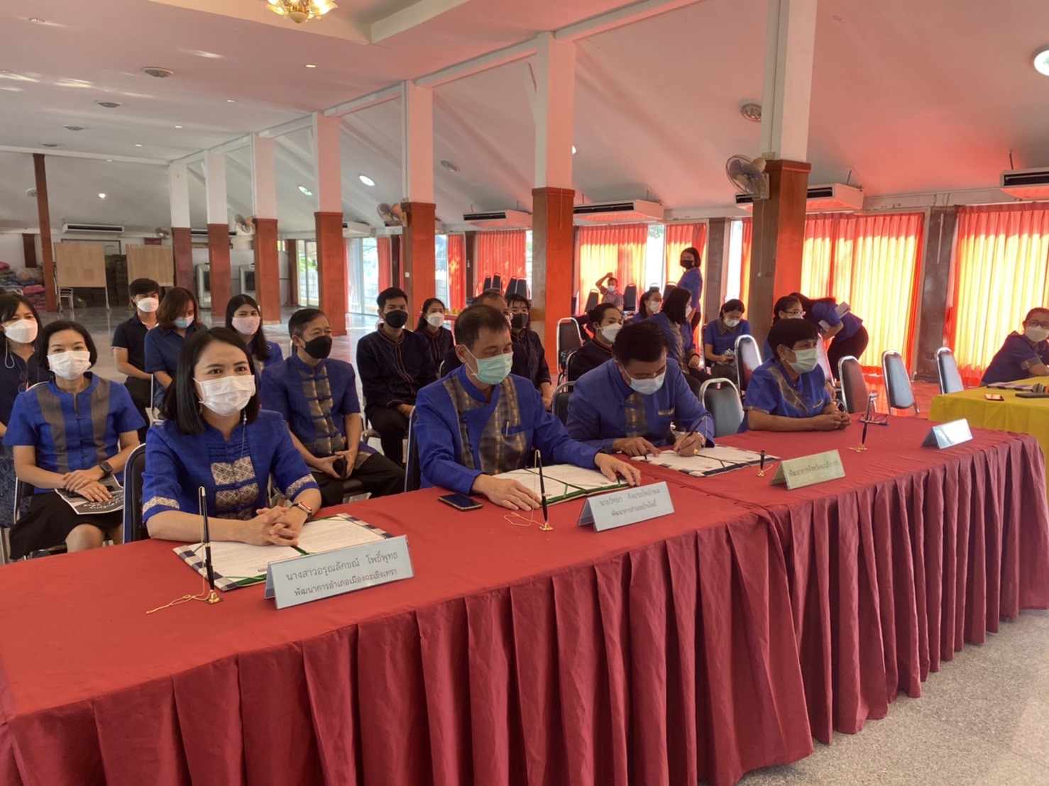 ??✈️พช.ฉะเชิงเทรา ประชุมขับเคลื่อนการดำเนินงานกลุ่มอำเภอ (กลุ่มสวรรณภูมิ) การนิเทศ ติดตาม ส่งเสริม และสนับสนุนการดำเนินงานพัฒนาชุมชนจังหวัดฉะเชิงเทรา ประจำปีงบประมาณ พ.ศ.2565 พร้อมลงนามบันทึกข้อตกลงการดำเนินงานตัวชี้วัดและค่าเป้าหมายการประเมินผลการปฏิบัติราชการ