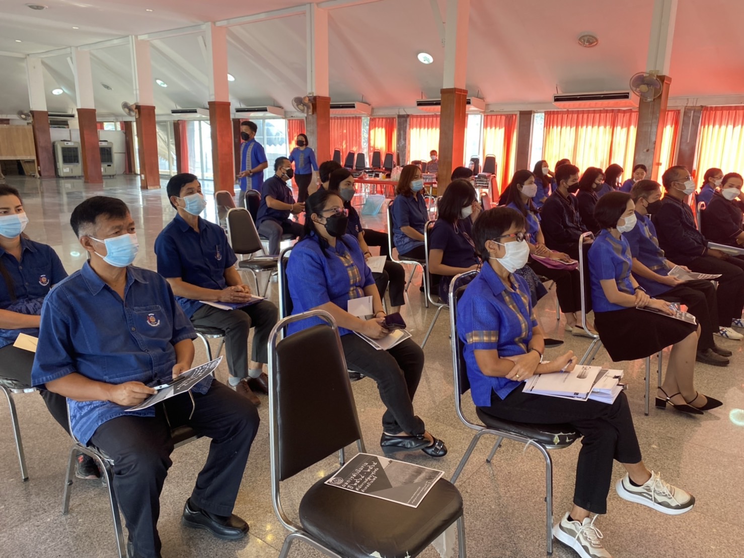 ??✈️พช.ฉะเชิงเทรา ประชุมขับเคลื่อนการดำเนินงานกลุ่มอำเภอ (กลุ่มสวรรณภูมิ) การนิเทศ ติดตาม ส่งเสริม และสนับสนุนการดำเนินงานพัฒนาชุมชนจังหวัดฉะเชิงเทรา ประจำปีงบประมาณ พ.ศ.2565 พร้อมลงนามบันทึกข้อตกลงการดำเนินงานตัวชี้วัดและค่าเป้าหมายการประเมินผลการปฏิบัติราชการ