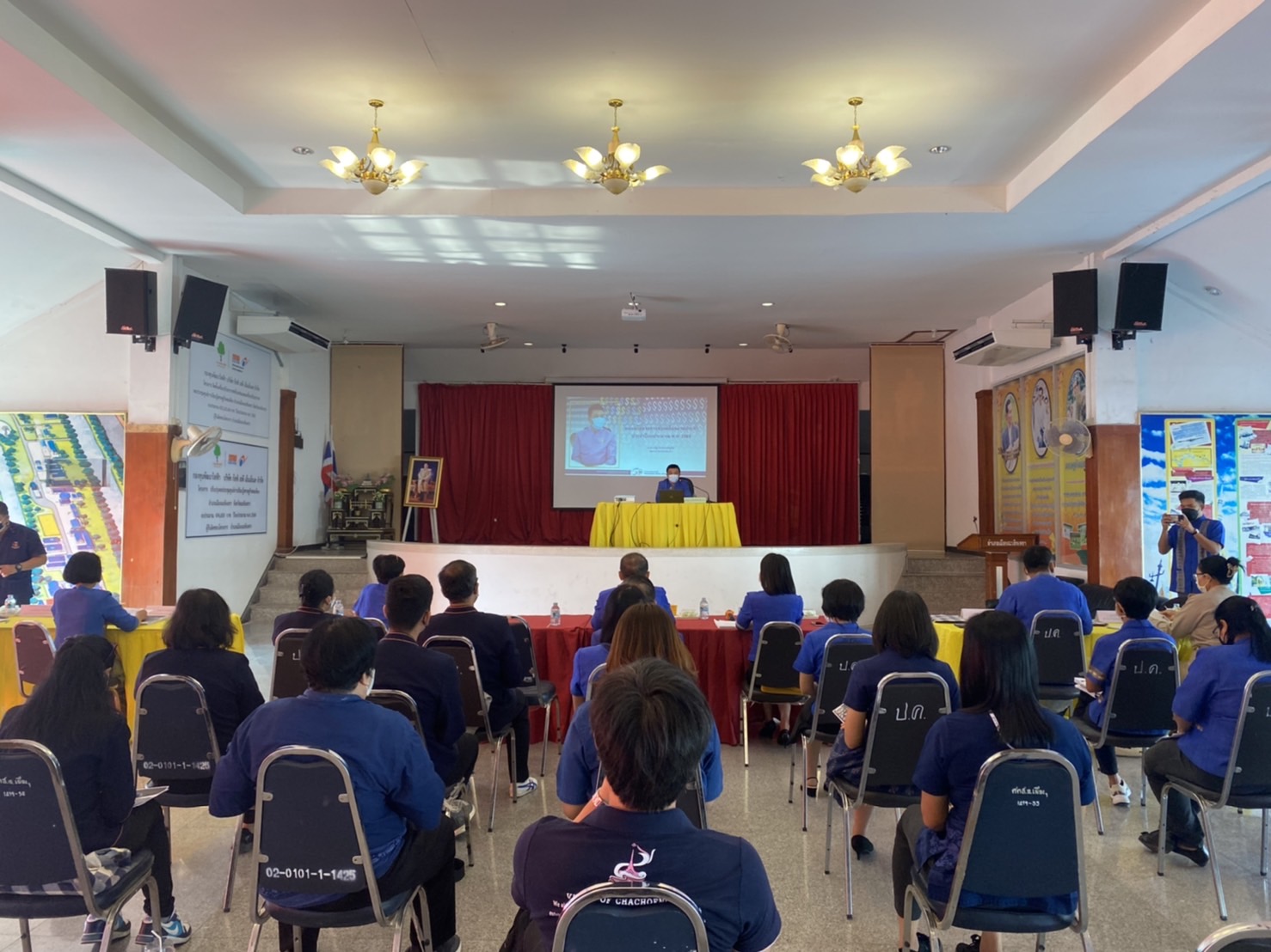 ??✈️พช.ฉะเชิงเทรา ประชุมขับเคลื่อนการดำเนินงานกลุ่มอำเภอ (กลุ่มสวรรณภูมิ) การนิเทศ ติดตาม ส่งเสริม และสนับสนุนการดำเนินงานพัฒนาชุมชนจังหวัดฉะเชิงเทรา ประจำปีงบประมาณ พ.ศ.2565 พร้อมลงนามบันทึกข้อตกลงการดำเนินงานตัวชี้วัดและค่าเป้าหมายการประเมินผลการปฏิบัติราชการ