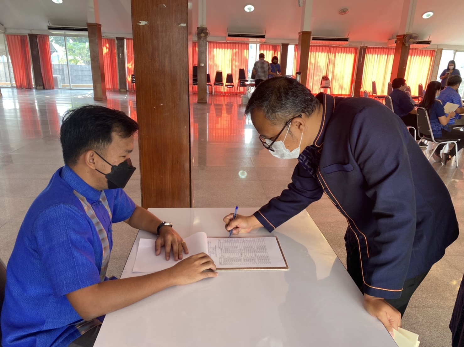 ??✈️พช.ฉะเชิงเทรา ประชุมขับเคลื่อนการดำเนินงานกลุ่มอำเภอ (กลุ่มสวรรณภูมิ) การนิเทศ ติดตาม ส่งเสริม และสนับสนุนการดำเนินงานพัฒนาชุมชนจังหวัดฉะเชิงเทรา ประจำปีงบประมาณ พ.ศ.2565 พร้อมลงนามบันทึกข้อตกลงการดำเนินงานตัวชี้วัดและค่าเป้าหมายการประเมินผลการปฏิบัติราชการ