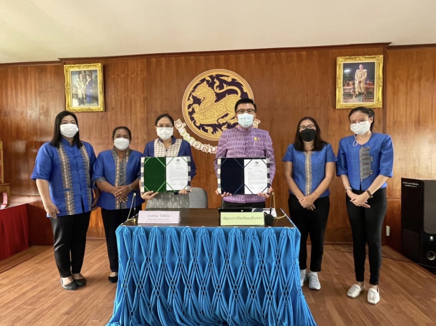 ??✈️พช.ฉะเชิงเทรา ประชุมขับเคลื่อนการดำเนินงานกลุ่มอำเภอ (กลุ่มอ่างฤาไน) การนิเทศ ติดตาม ส่งเสริม และสนับสนุนการดำเนินงานพัฒนาชุมชนจังหวัดฉะเชิงเทรา ประจำปีงบประมาณ พ.ศ.2565 พร้อมลงนามบันทึกข้อตกลงการดำเนินงานตัวชี้วัดและค่าเป้าหมายการประเมินผลการปฏิบัติราชการ