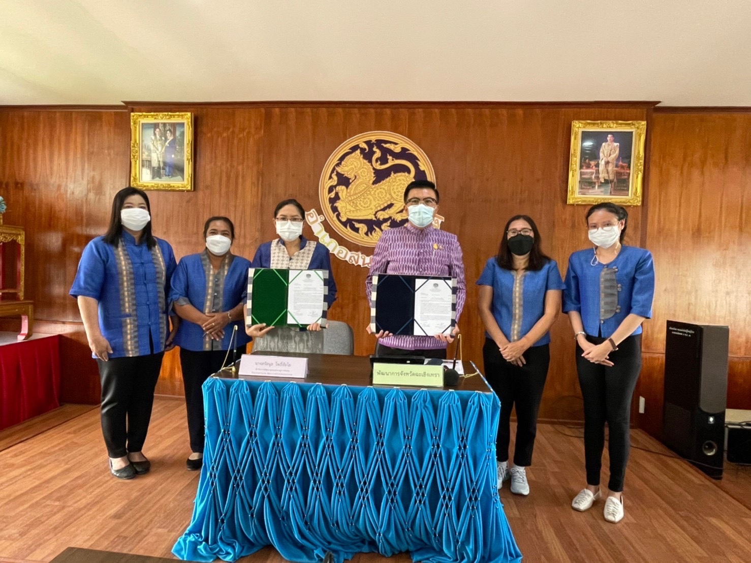 ??✈️พช.ฉะเชิงเทรา ประชุมขับเคลื่อนการดำเนินงานกลุ่มอำเภอ (กลุ่มอ่างฤาไน) การนิเทศ ติดตาม ส่งเสริม และสนับสนุนการดำเนินงานพัฒนาชุมชนจังหวัดฉะเชิงเทรา ประจำปีงบประมาณ พ.ศ.2565 พร้อมลงนามบันทึกข้อตกลงการดำเนินงานตัวชี้วัดและค่าเป้าหมายการประเมินผลการปฏิบัติราชการ