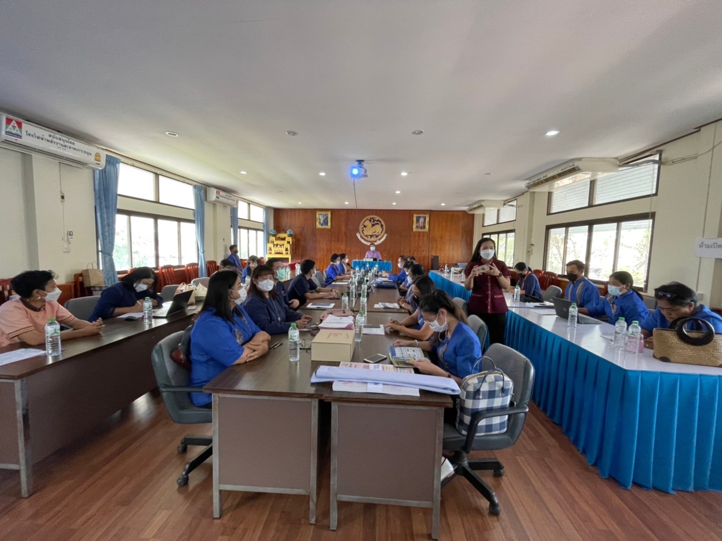 ??✈️พช.ฉะเชิงเทรา ประชุมขับเคลื่อนการดำเนินงานกลุ่มอำเภอ (กลุ่มอ่างฤาไน) การนิเทศ ติดตาม ส่งเสริม และสนับสนุนการดำเนินงานพัฒนาชุมชนจังหวัดฉะเชิงเทรา ประจำปีงบประมาณ พ.ศ.2565 พร้อมลงนามบันทึกข้อตกลงการดำเนินงานตัวชี้วัดและค่าเป้าหมายการประเมินผลการปฏิบัติราชการ