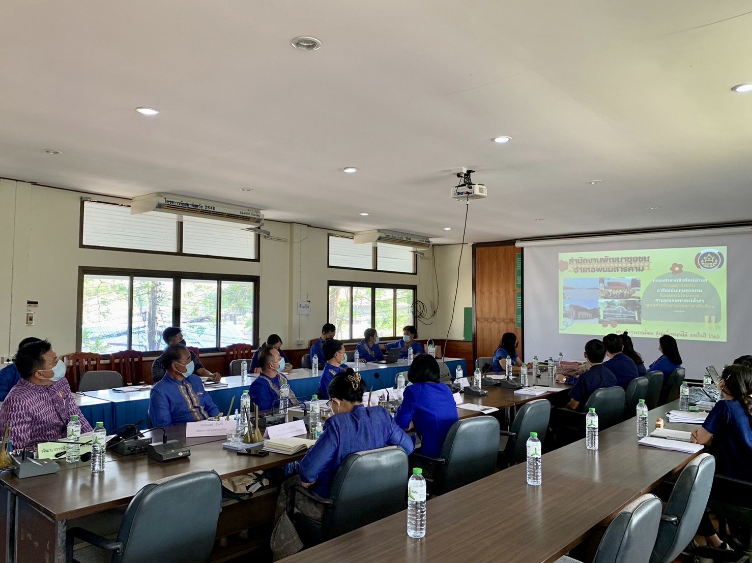 ??✈️พช.ฉะเชิงเทรา ประชุมขับเคลื่อนการดำเนินงานกลุ่มอำเภอ (กลุ่มอ่างฤาไน) การนิเทศ ติดตาม ส่งเสริม และสนับสนุนการดำเนินงานพัฒนาชุมชนจังหวัดฉะเชิงเทรา ประจำปีงบประมาณ พ.ศ.2565 พร้อมลงนามบันทึกข้อตกลงการดำเนินงานตัวชี้วัดและค่าเป้าหมายการประเมินผลการปฏิบัติราชการ