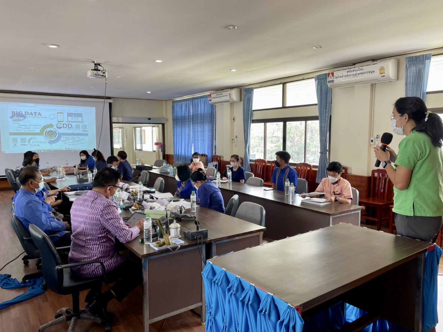 ??✈️พช.ฉะเชิงเทรา ประชุมขับเคลื่อนการดำเนินงานกลุ่มอำเภอ (กลุ่มอ่างฤาไน) การนิเทศ ติดตาม ส่งเสริม และสนับสนุนการดำเนินงานพัฒนาชุมชนจังหวัดฉะเชิงเทรา ประจำปีงบประมาณ พ.ศ.2565 พร้อมลงนามบันทึกข้อตกลงการดำเนินงานตัวชี้วัดและค่าเป้าหมายการประเมินผลการปฏิบัติราชการ