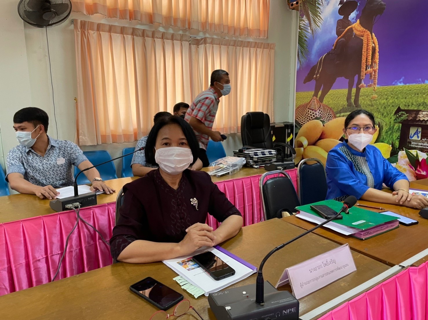 ??✈️พช.ฉะเชิงเทรา ประชุมขับเคลื่อนการดำเนินงานกลุ่มอำเภอ (กลุ่มมัชฌิมา) การนิเทศ ติดตาม ส่งเสริม และสนับสนุนการดำเนินงานพัฒนาชุมชนจังหวัดฉะเชิงเทรา ประจำปีงบประมาณ พ.ศ.2565 พร้อมลงนามบันทึกข้อตกลงการดำเนินงานตัวชี้วัดและค่าเป้าหมายการประเมินผลการปฏิบัติราชการ